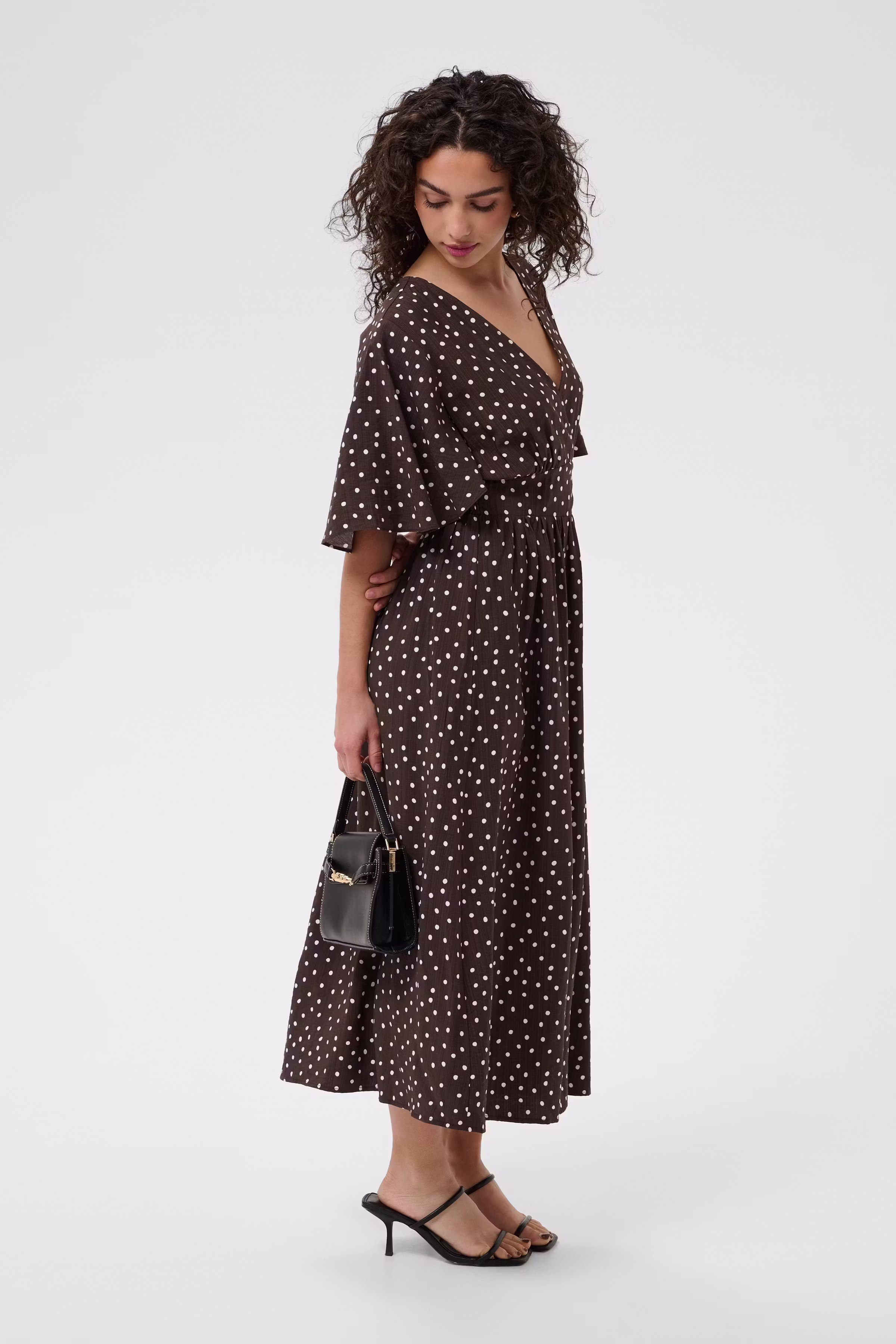 KAnadira Klänning LOOKBOOK FRONT 10511756-109476