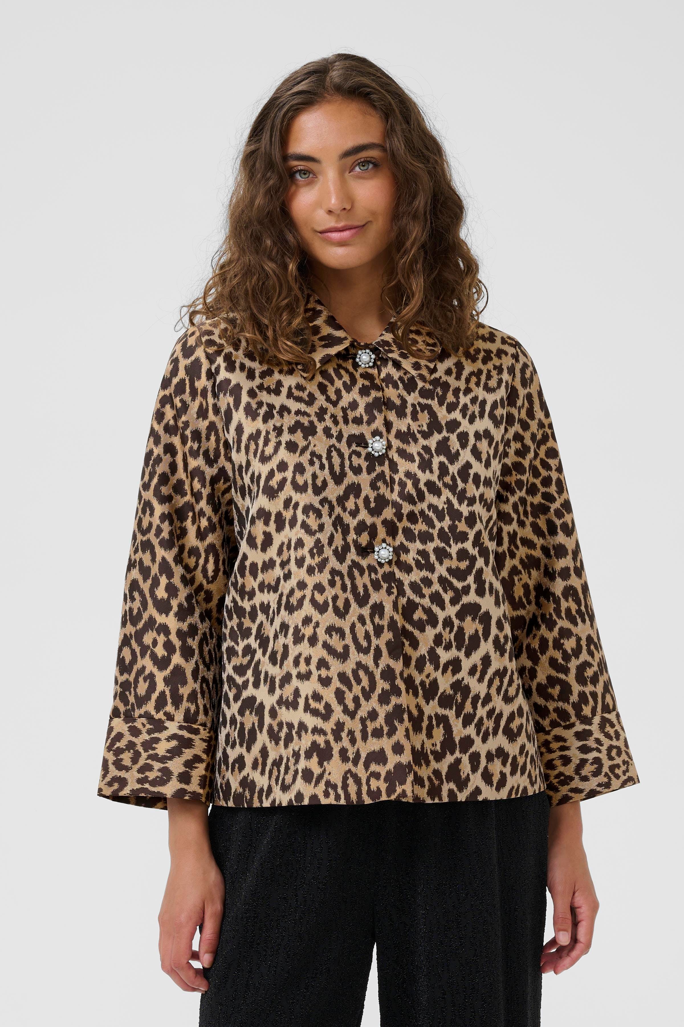 CUcarol Leopardjacka LOOKBOOK FRONT 50112376-107401