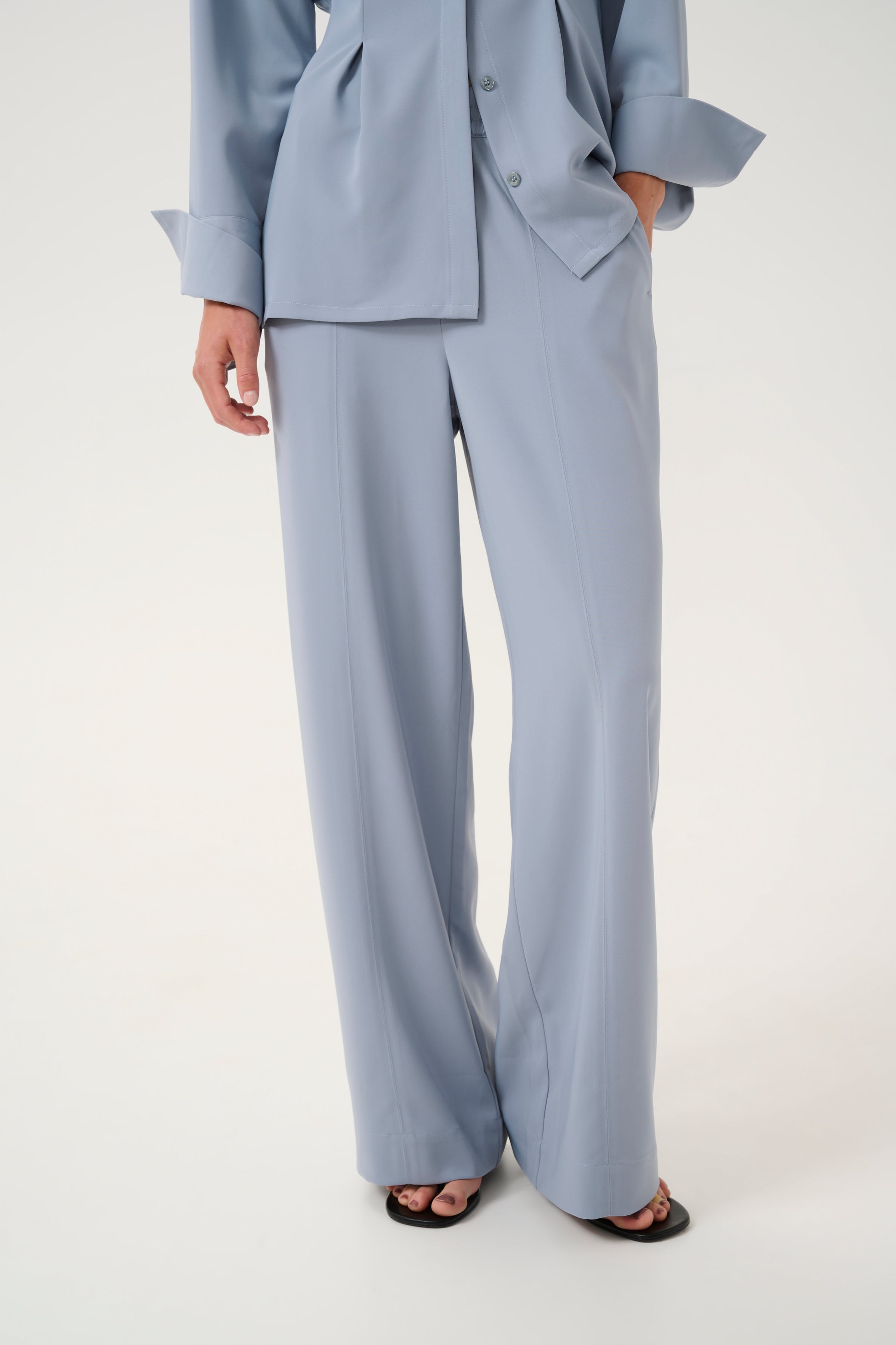 GZmareen Trousers LOOKBOOK FRONT 10909900-105098