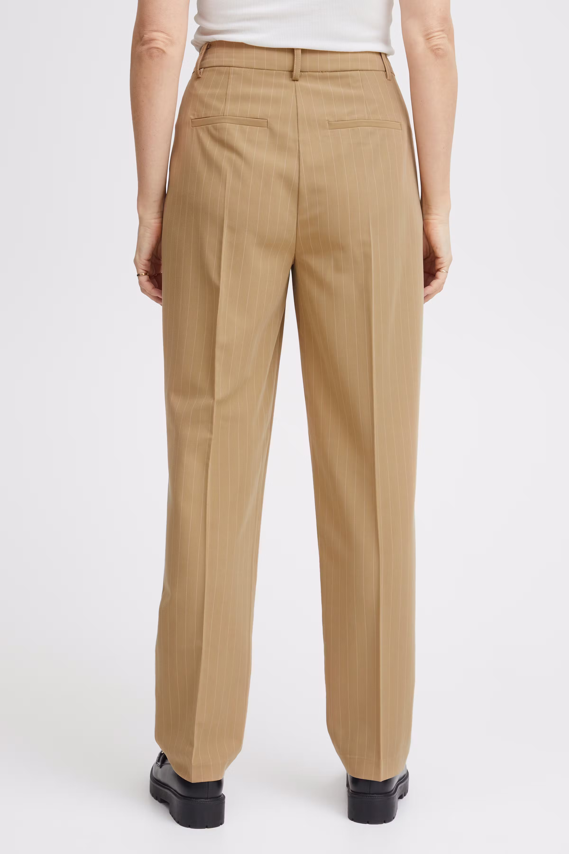 FRCALLIE Hose LOOKBOOK FRONT 20612476-202145