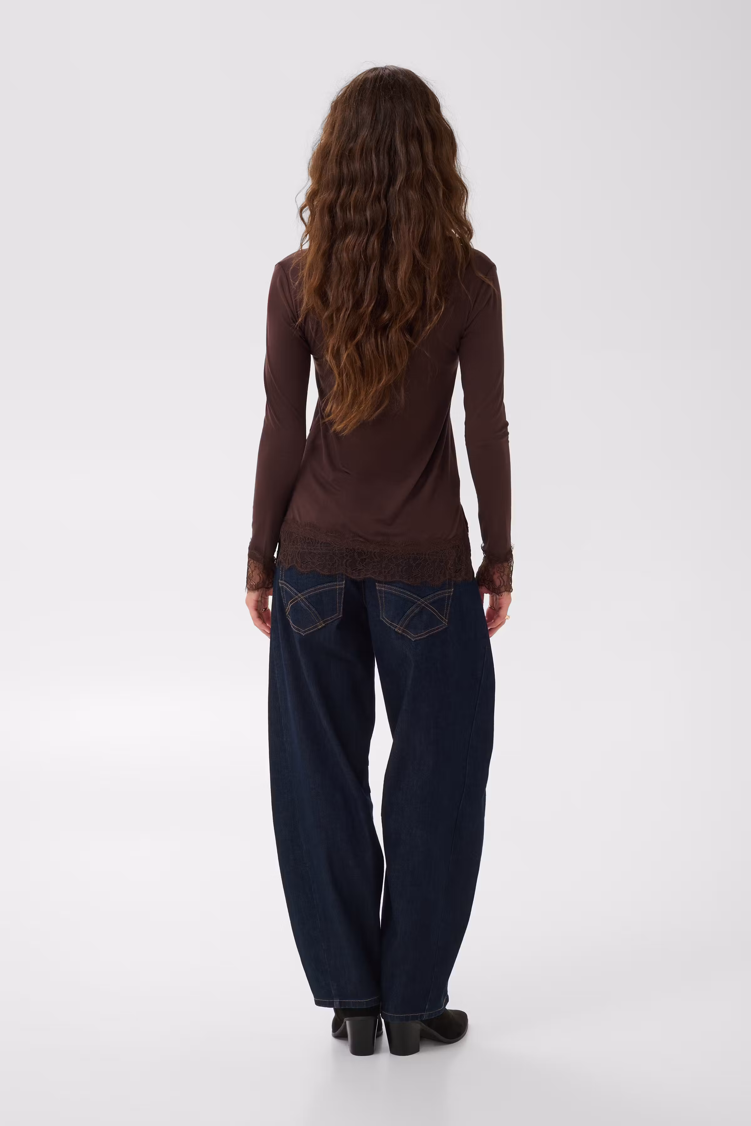 CRAlvaia Top LOOKBOOK BACK 10615771-191016