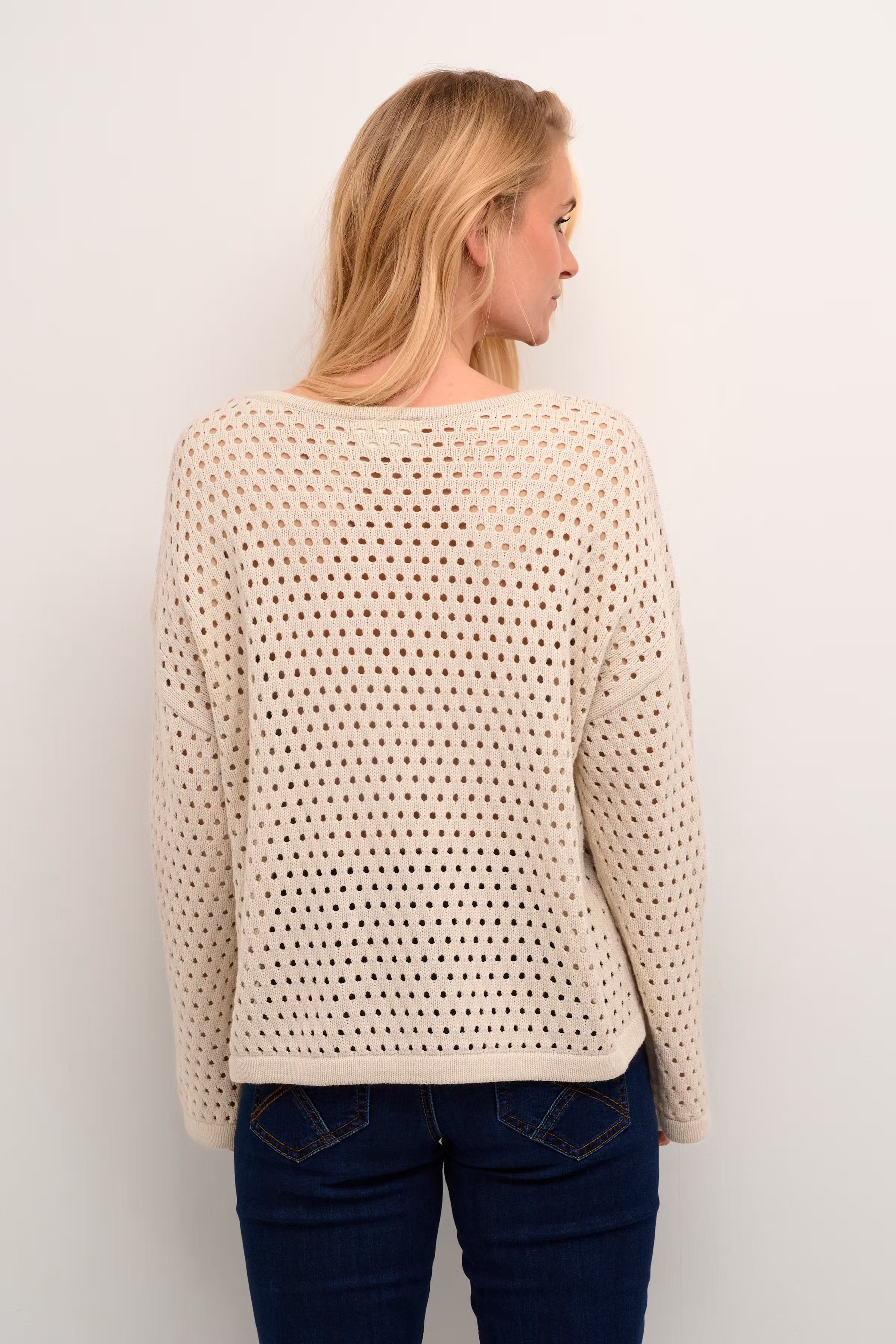 CRWilow Pullover LOOKBOOK BACK 10612776-130404