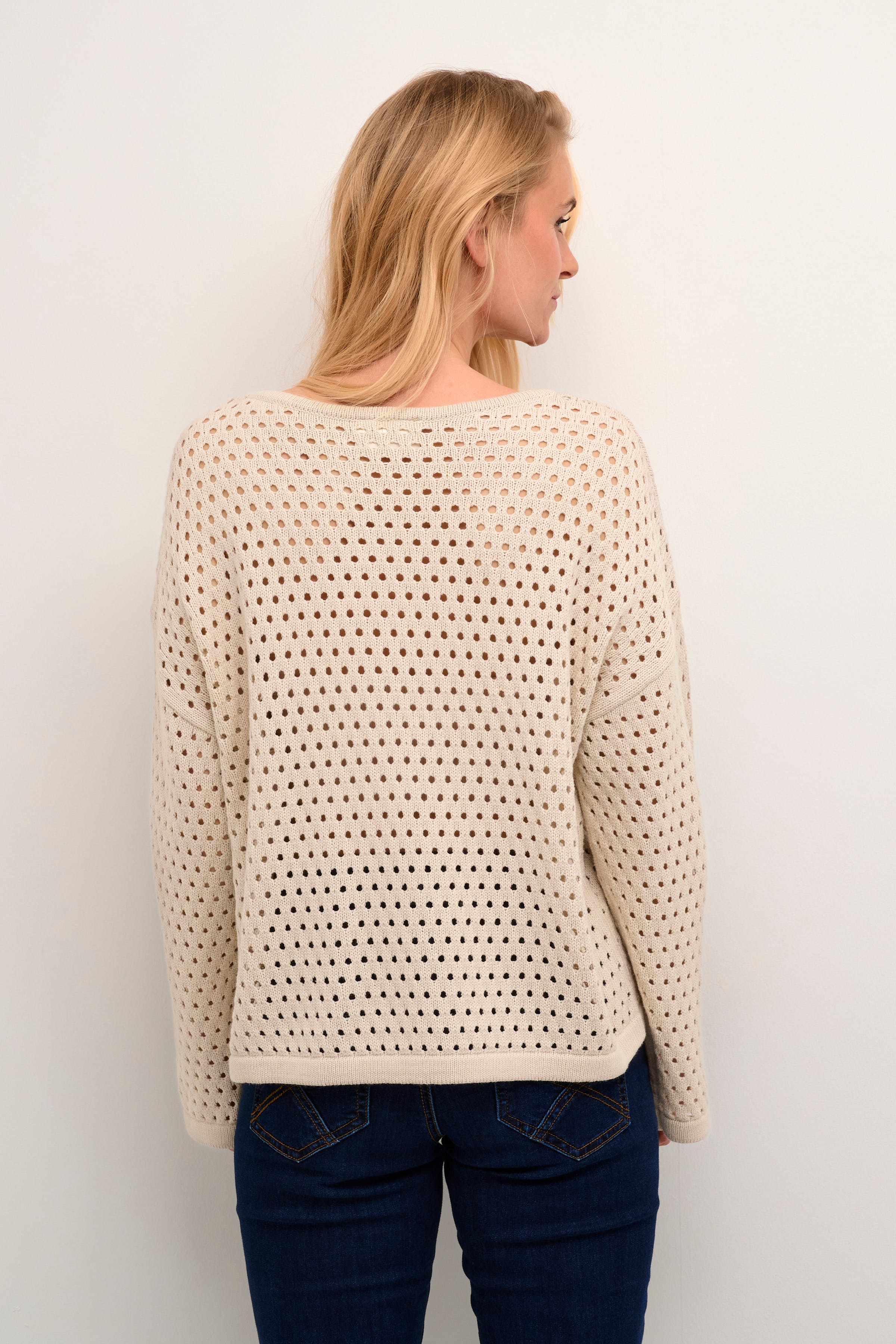 CRWilow Pullover LOOKBOOK BACK 10612776-130404