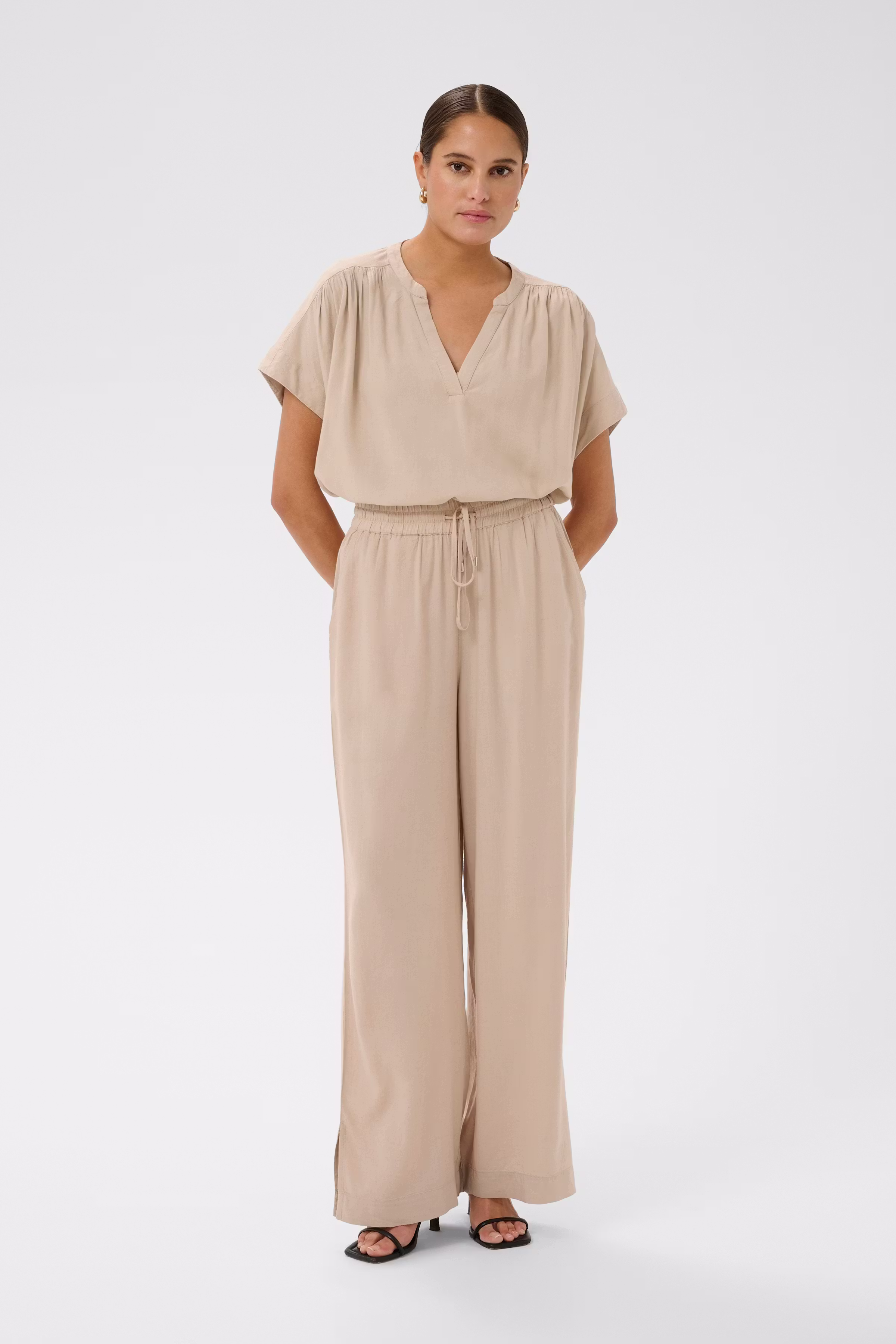 KAmilia Trousers LOOKBOOK FRONT 10511467-151305