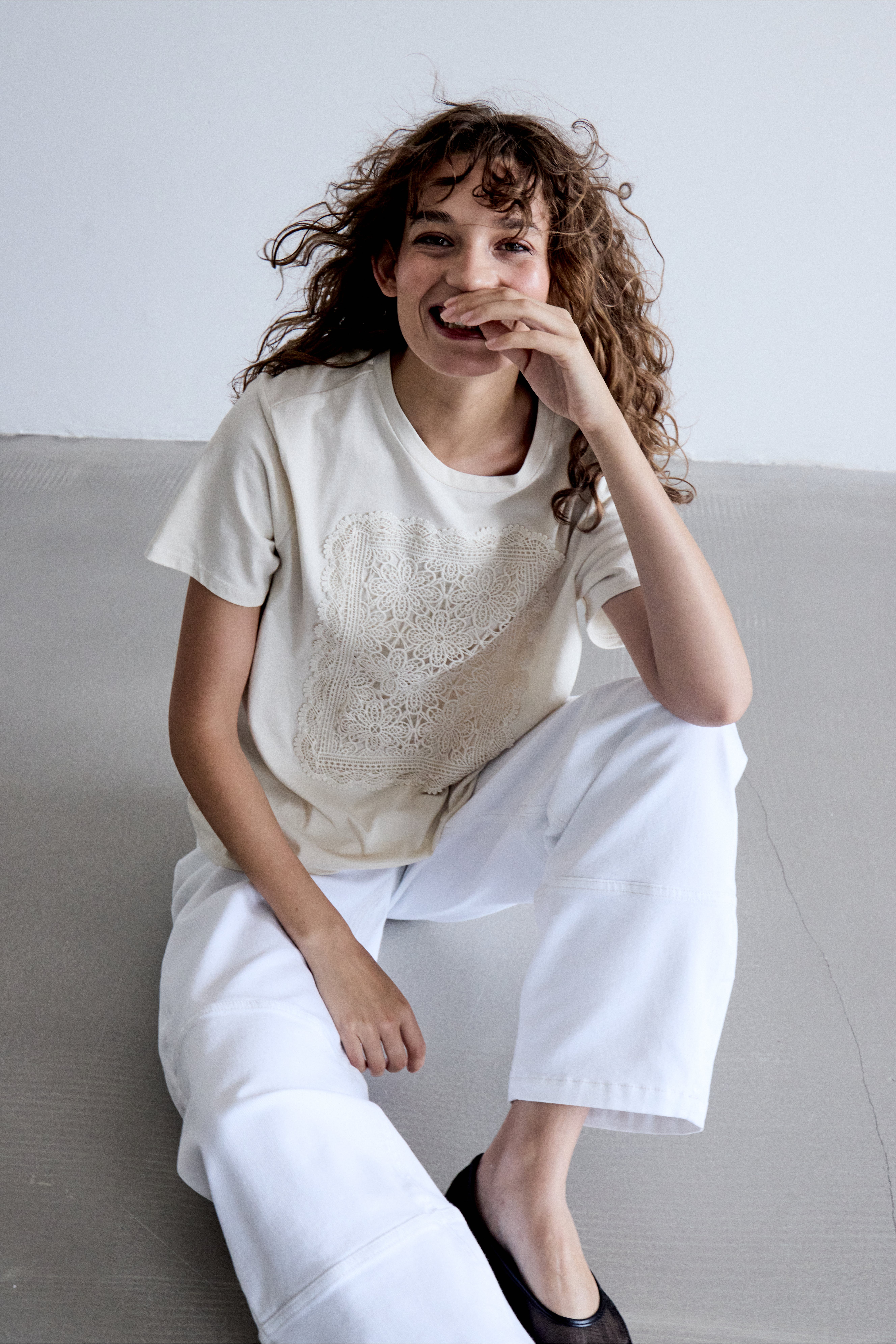 IHNAYOLA T-shirt LOCATION NONE 20122788-124301