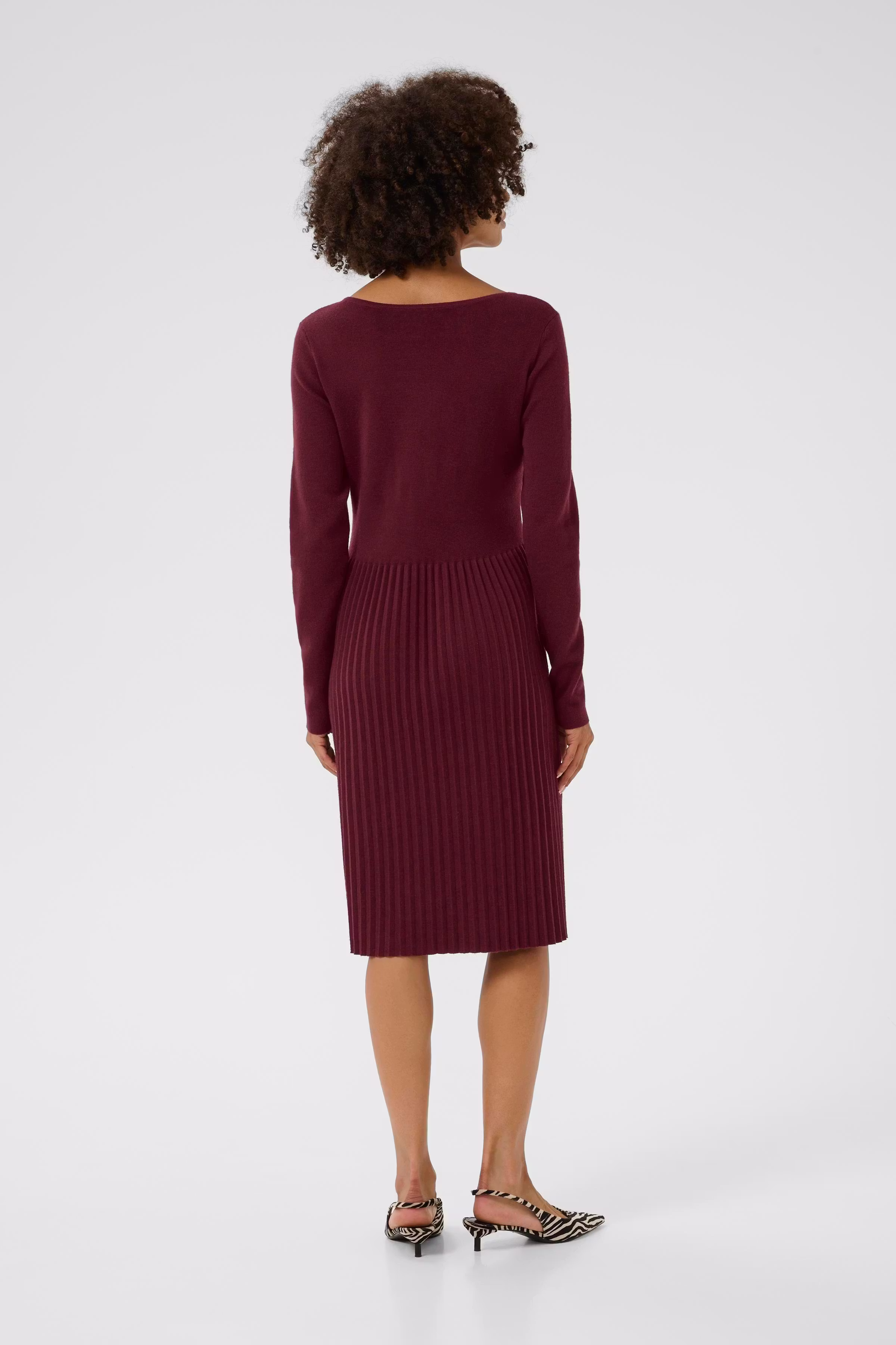 CUluci Strickkleid LOOKBOOK BACK 50111749-191522