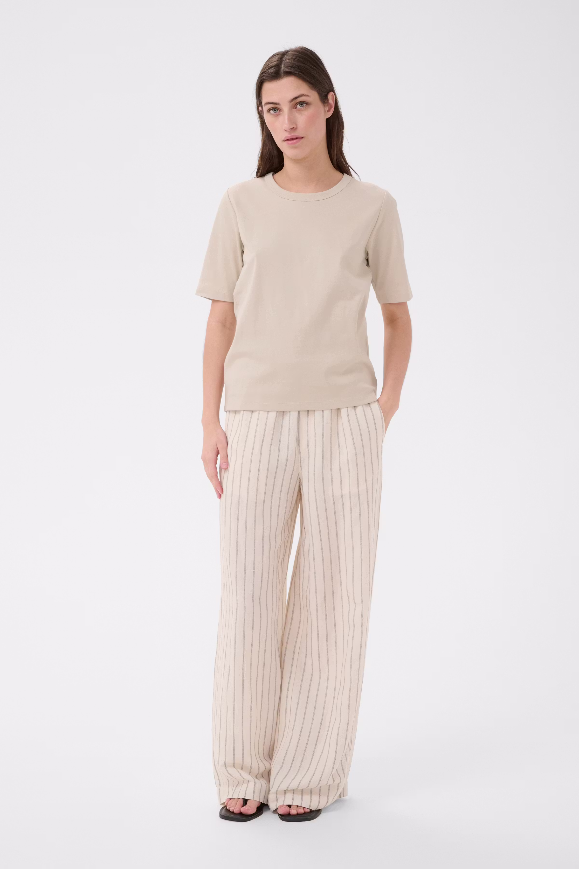 RatanaPW T-shirt LOOKBOOK FRONT 30309870-130400