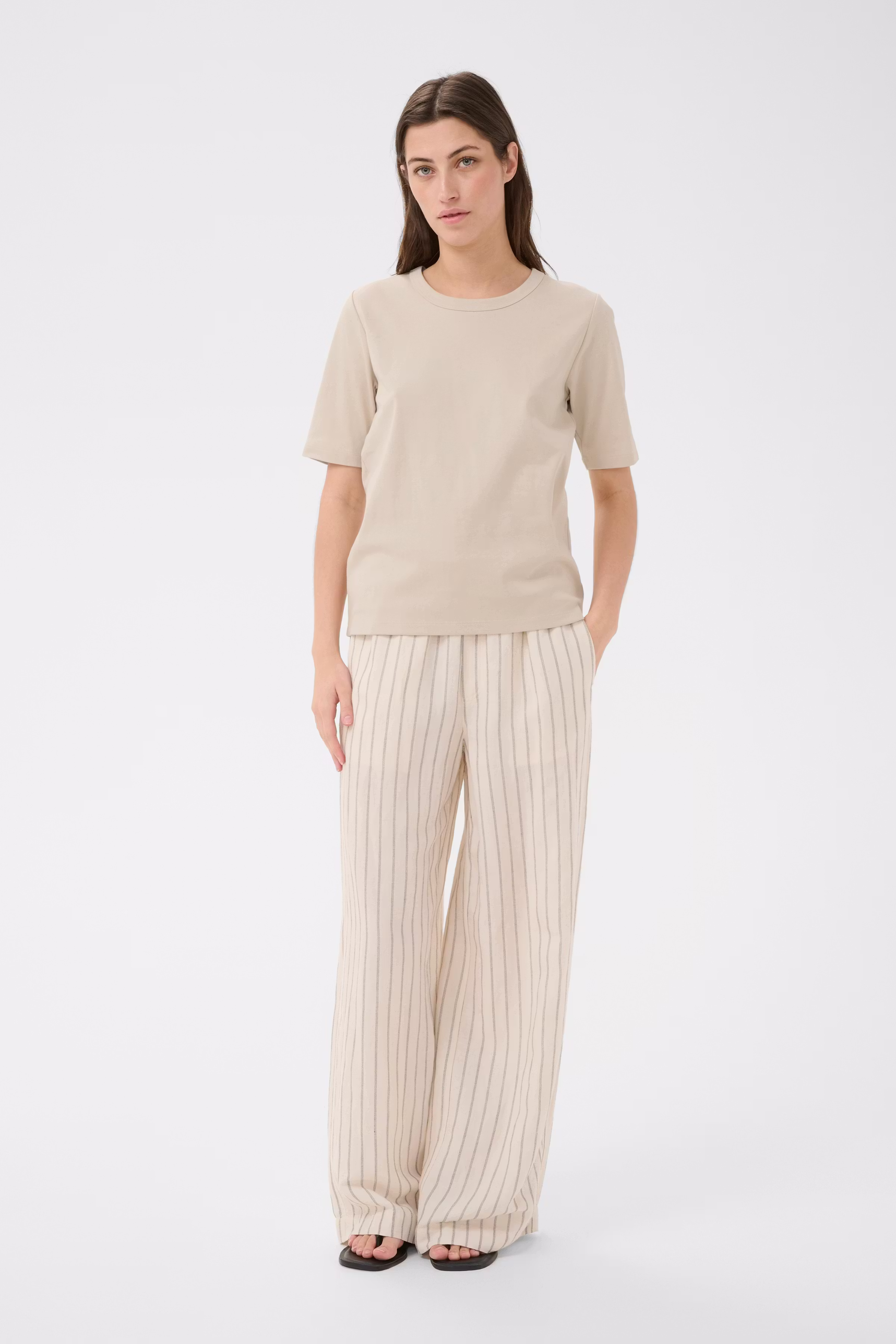 RatanaPW T-shirt LOOKBOOK FRONT 30309870-130400