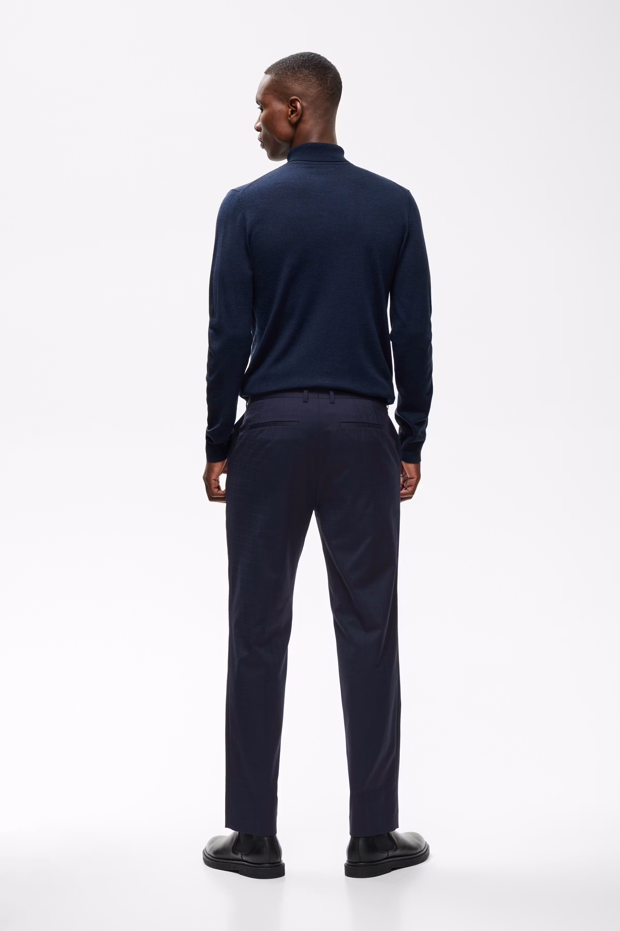 MAwesley Bukser LOOKBOOK BACK 30209305-194011