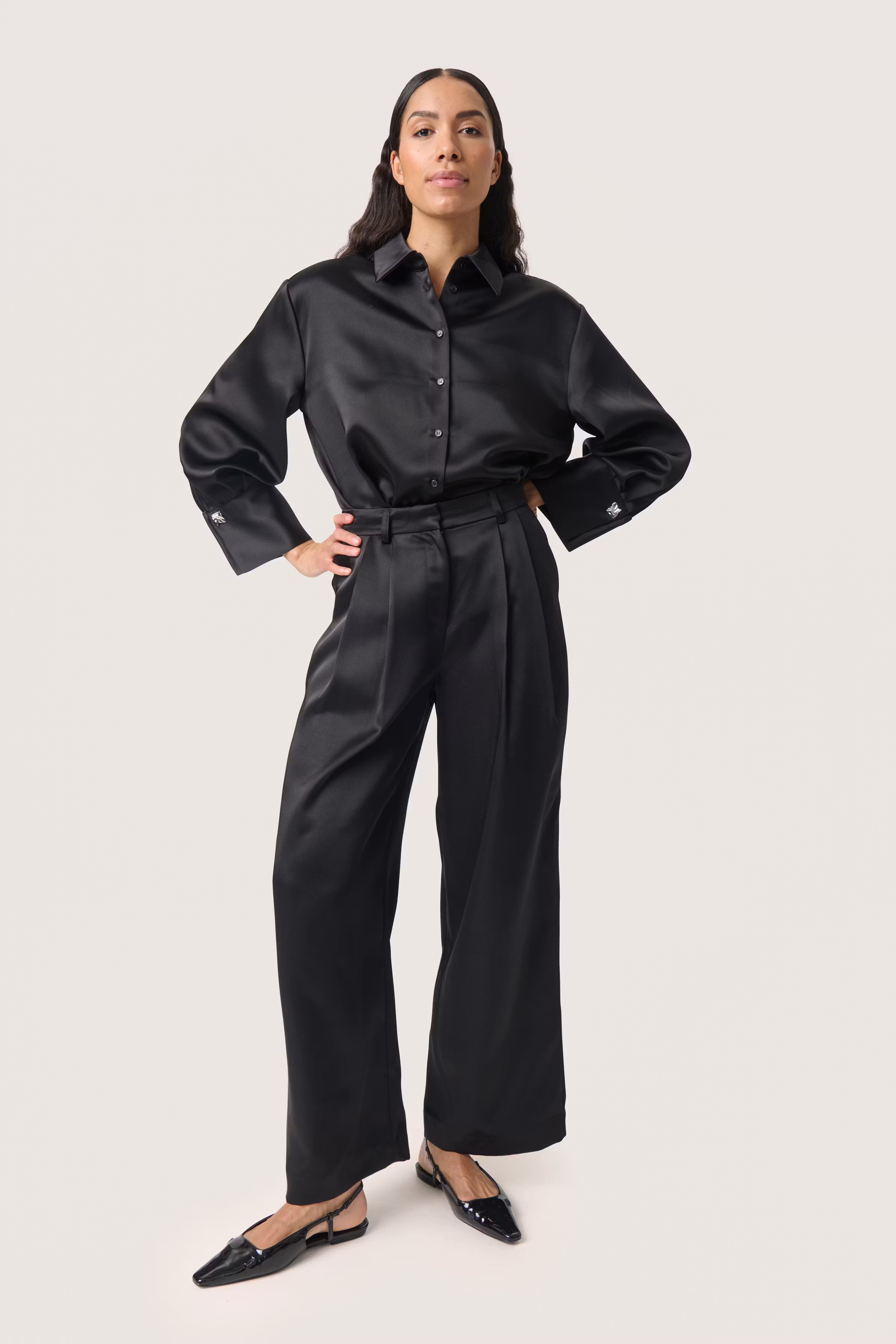 SLLiva Hose LOOKBOOK FRONT 30408097-194008