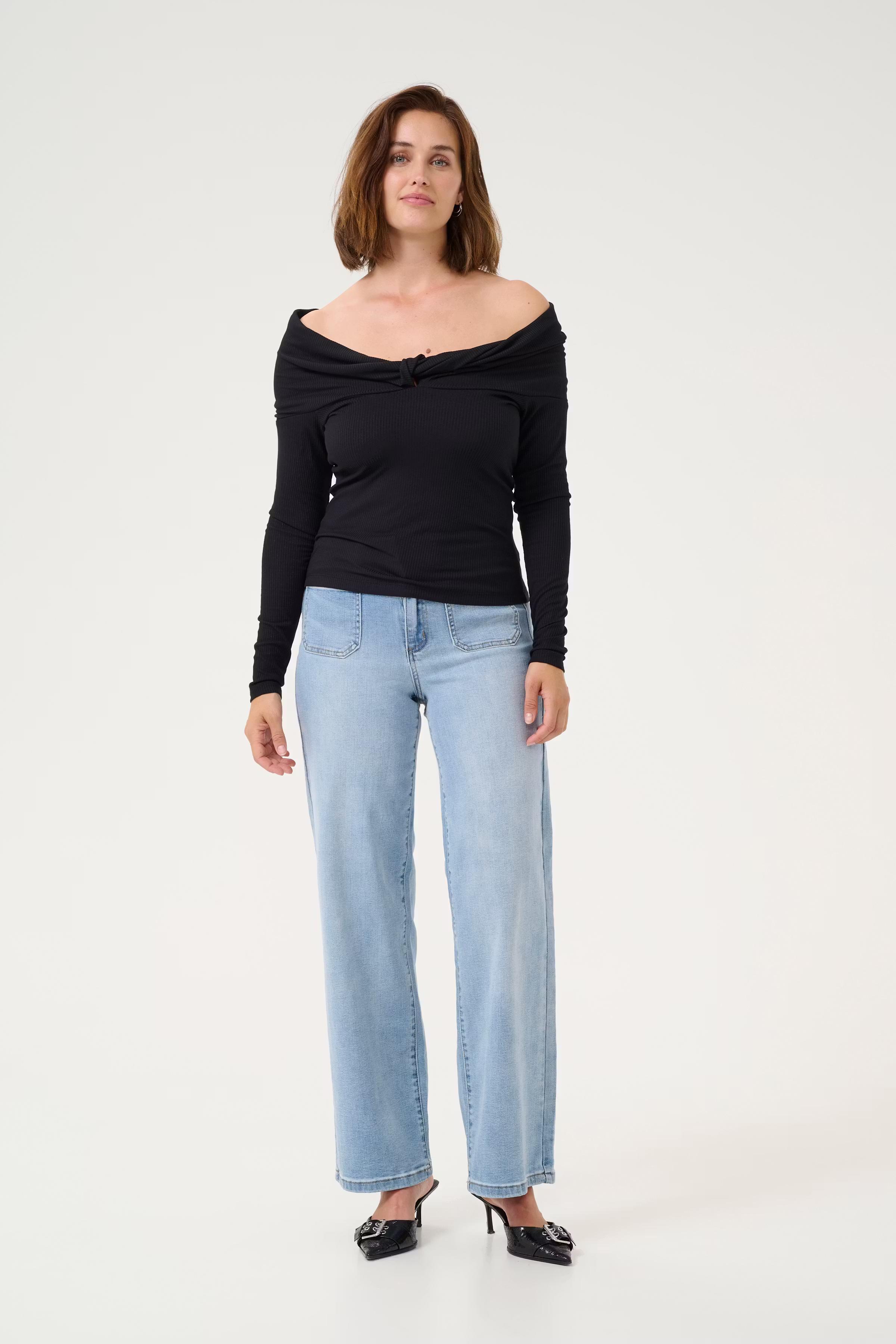 KAkayla T-shirt LOOKBOOK FRONT 10509770-100121