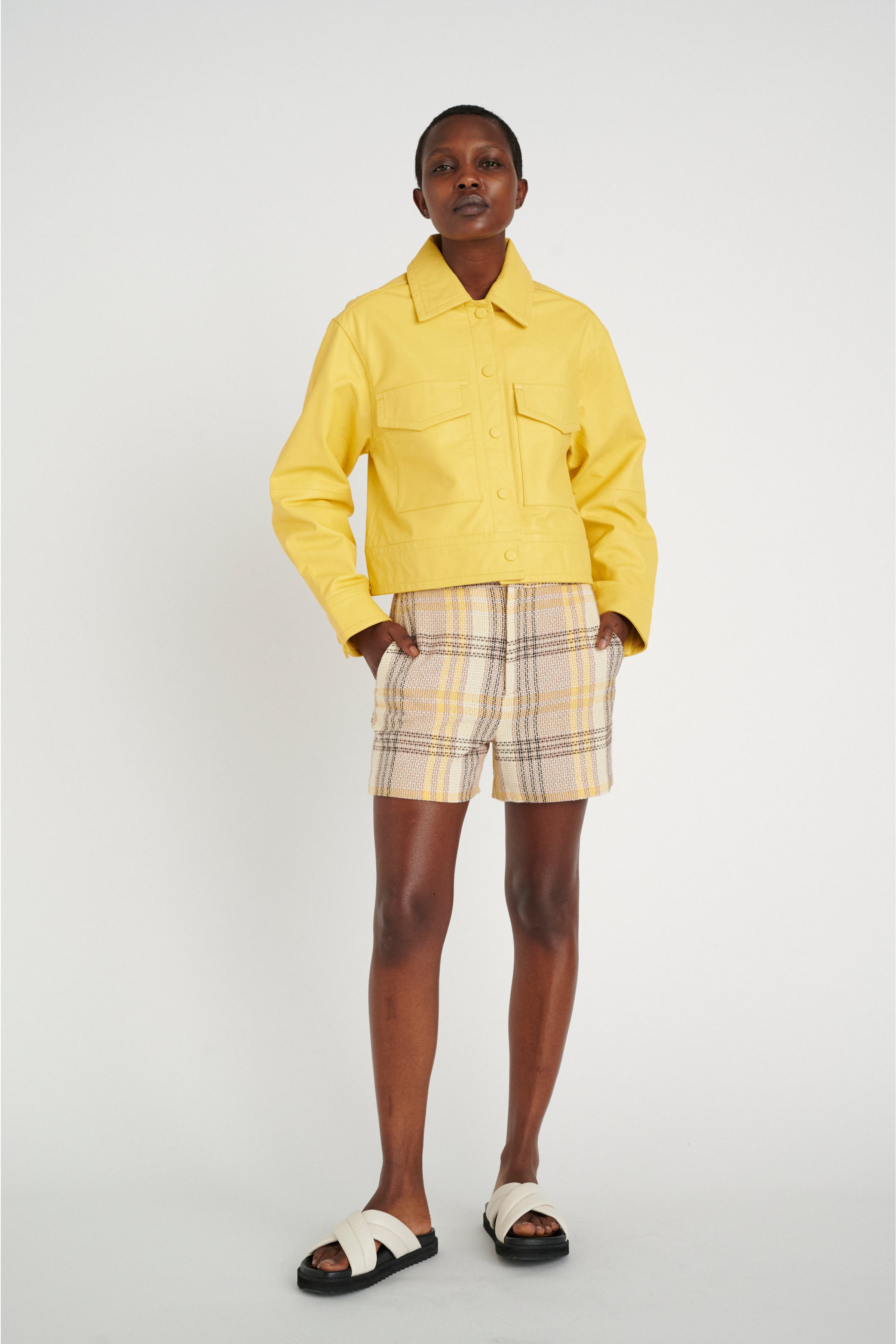 PerleIW Shorts suiting LOOKBOOK FRONT 30107123-300371