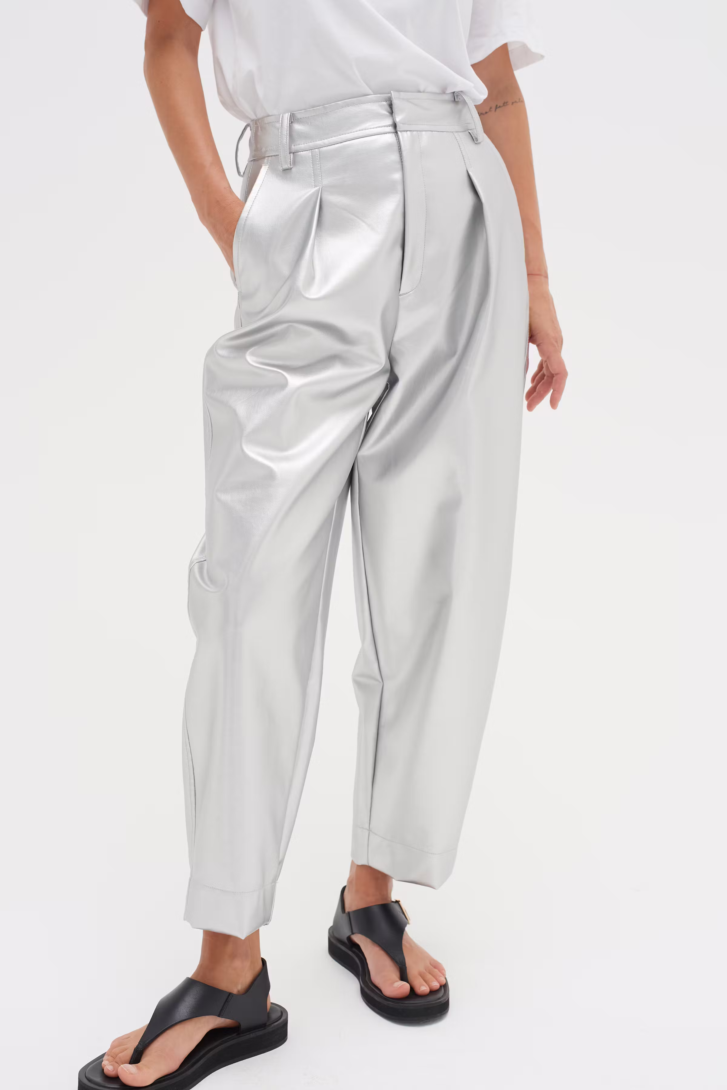 ZazaIW Barrel Byxor LOOKBOOK FRONT 30109234-300030