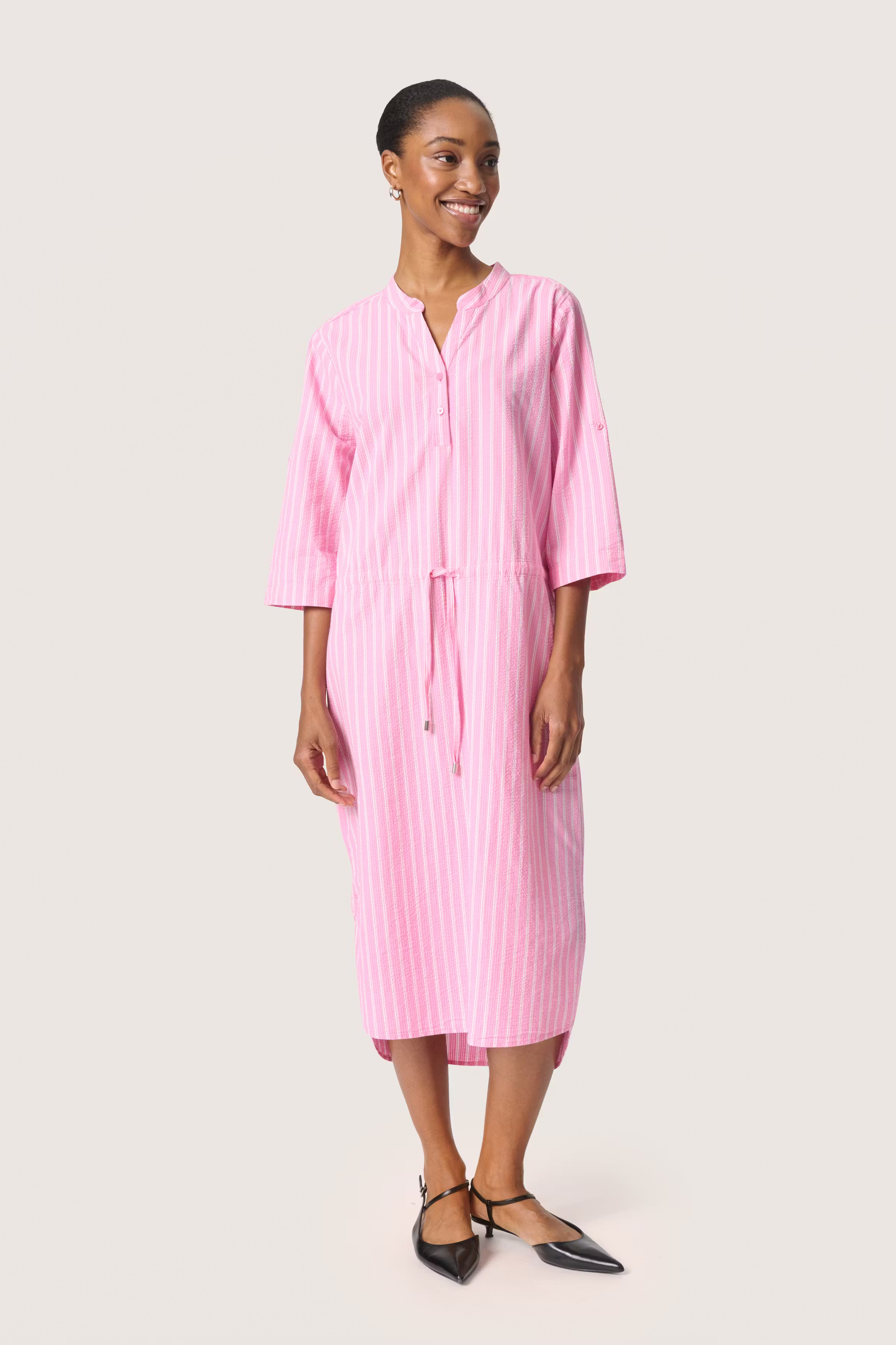 SLAnvitte Kjole LOOKBOOK FRONT 30408467-304062