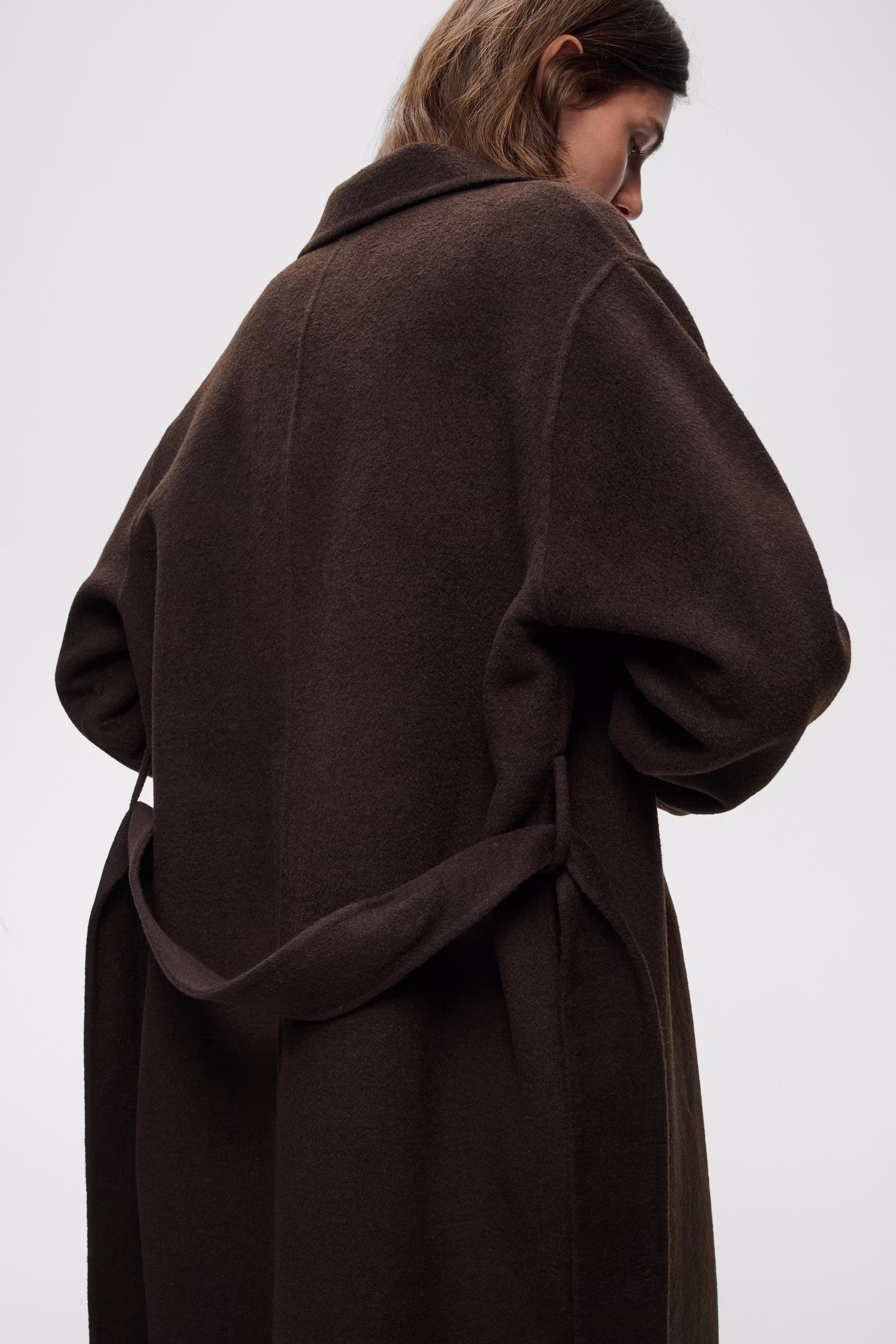 LiuroIW Mantel LOOKBOOK DETAIL 30108921-191109