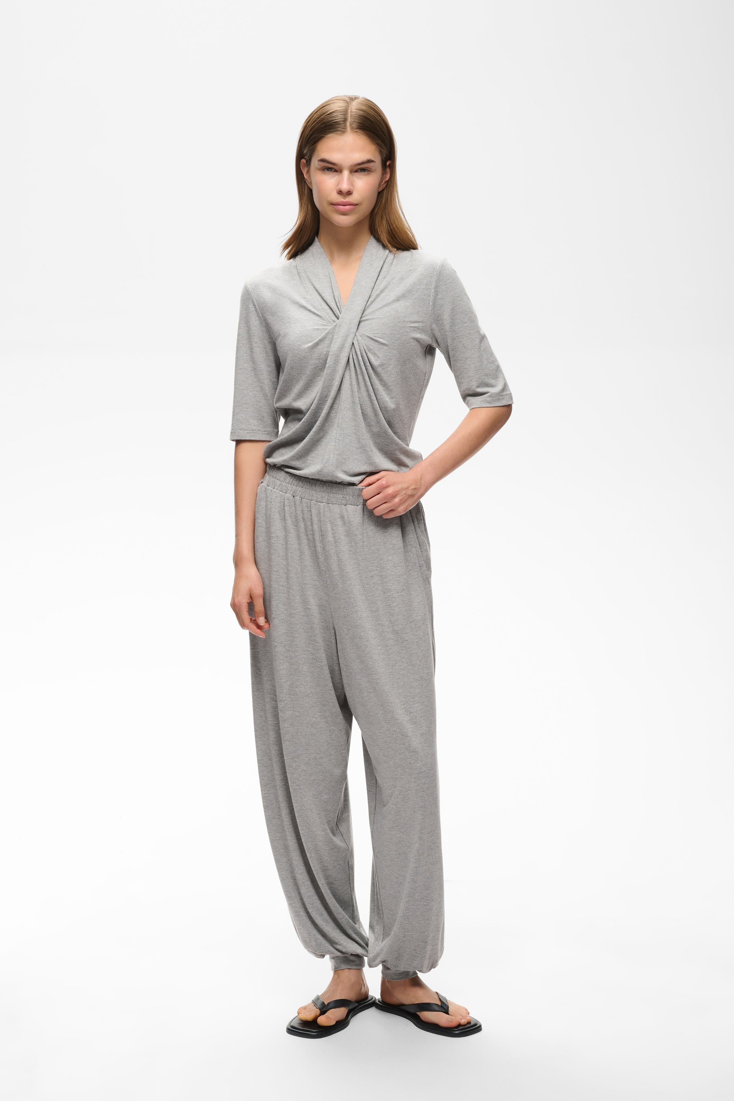 TalishaIW Hose LOOKBOOK FRONT 30111321-1813041