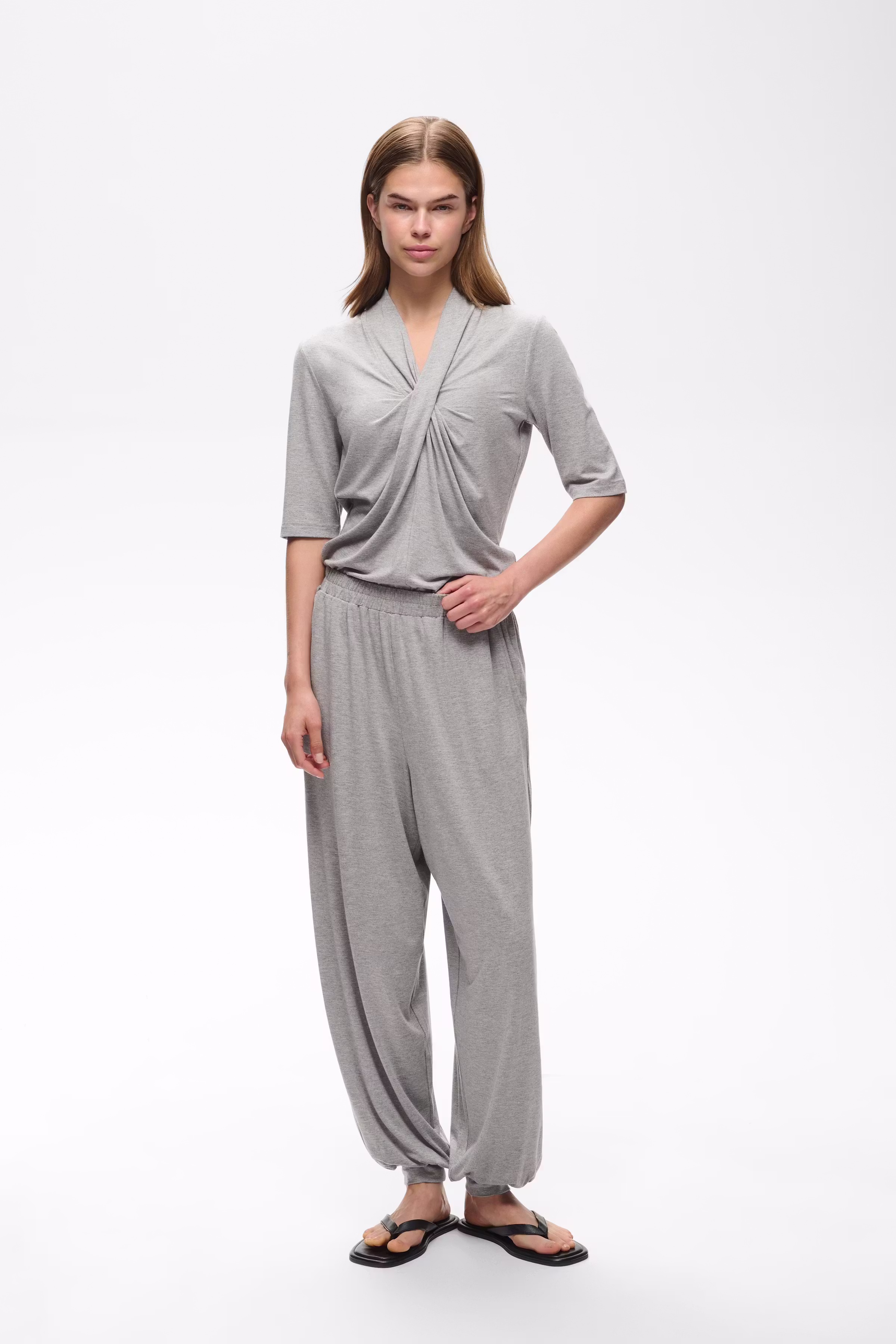 TalishaIW Hose LOOKBOOK FRONT 30111321-1813041