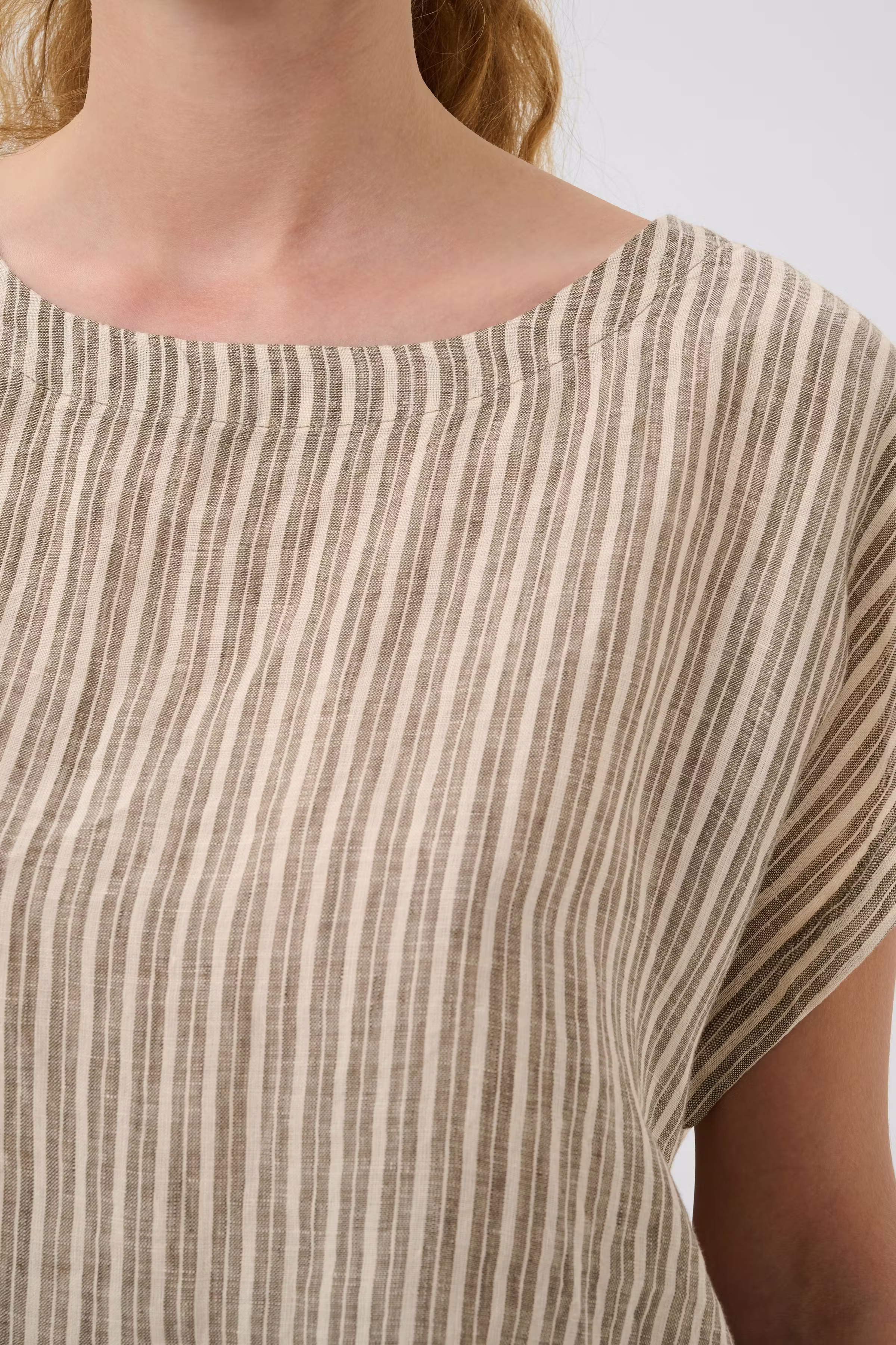 CUaniela Linen Blouse LOOKBOOK DETAIL 50113077-109405