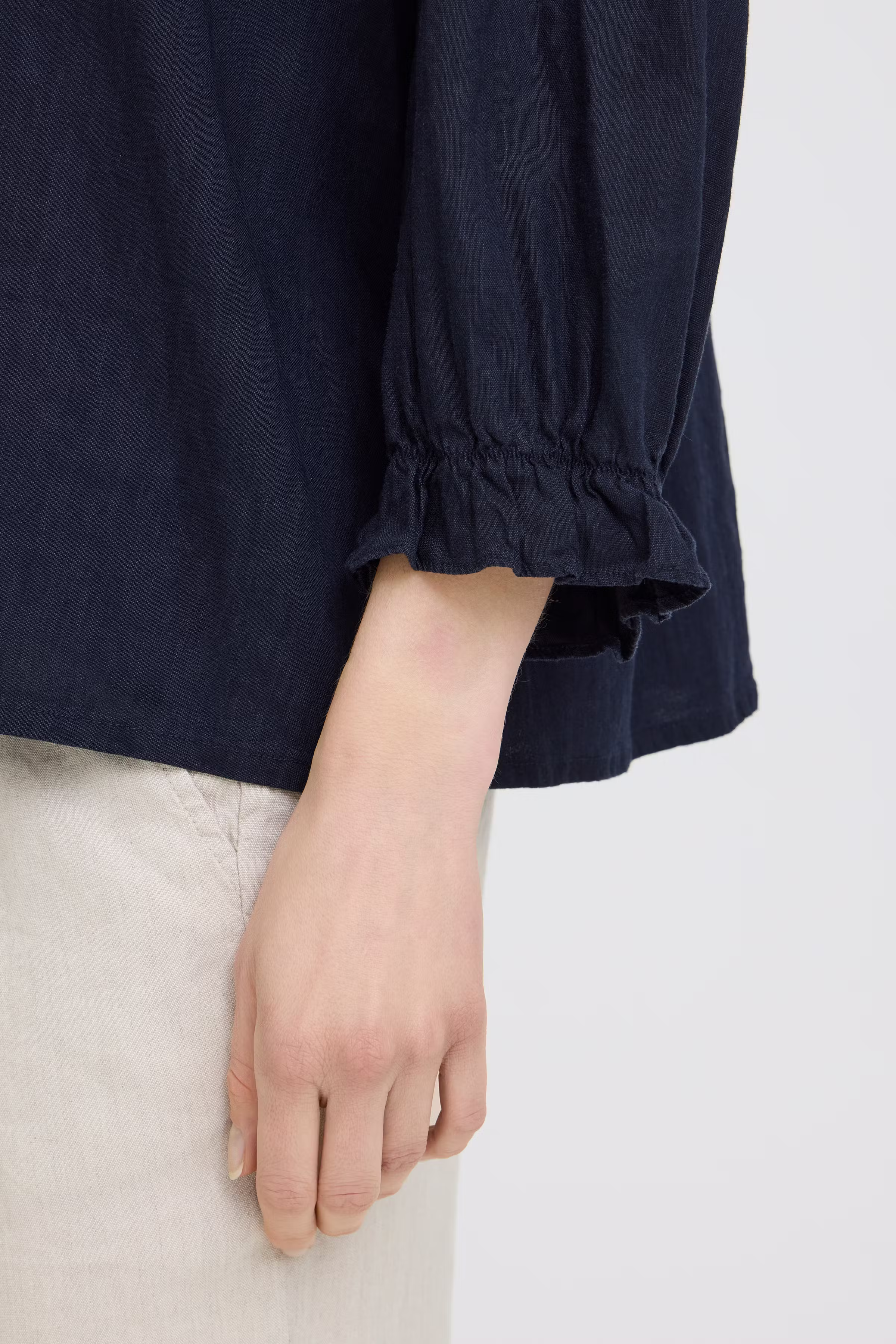 PZLUCA Bluse LOOKBOOK DETAIL 50210428-194020