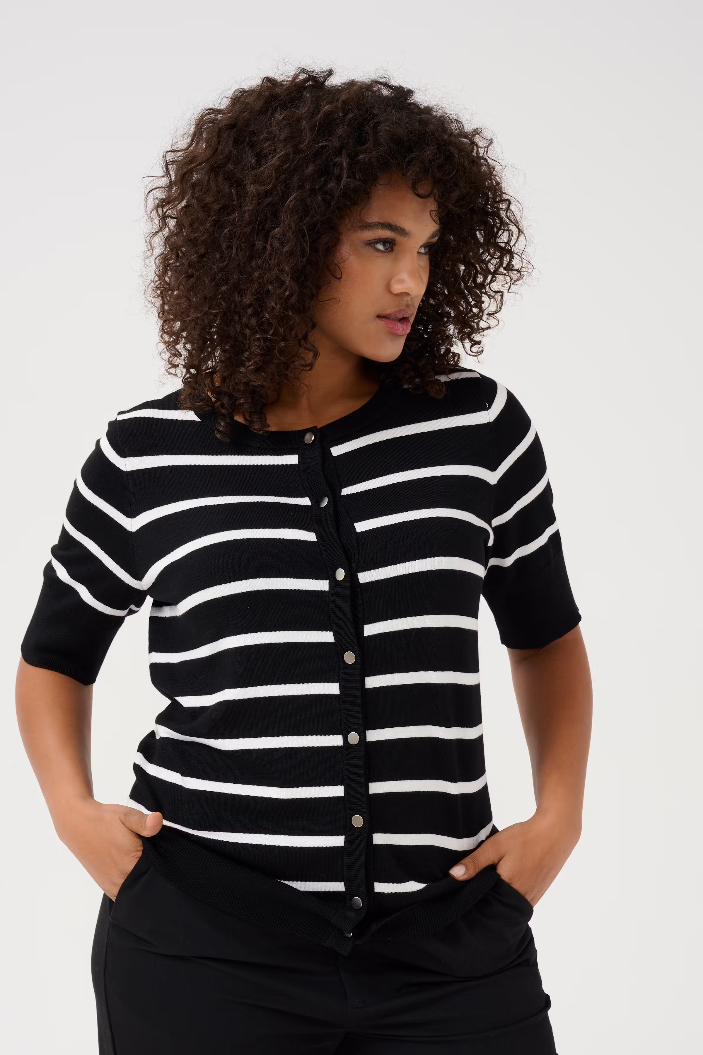 KClizzy Cardigan LOOKBOOK FRONT 10583105-107263