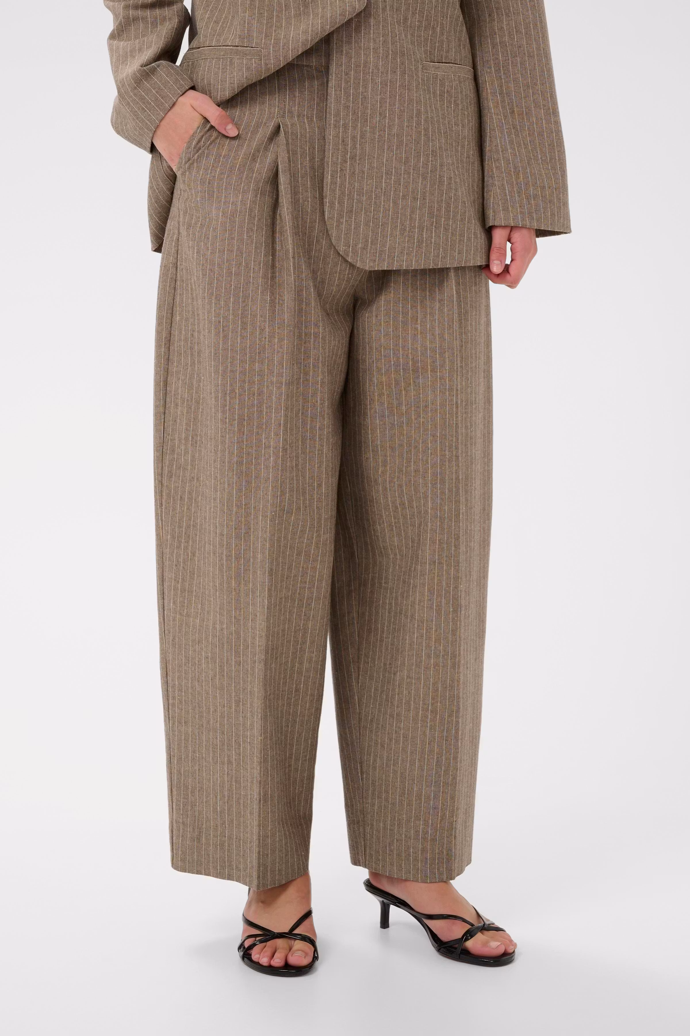 SLGinevra Byxor LOOKBOOK FRONT 30409132-304684