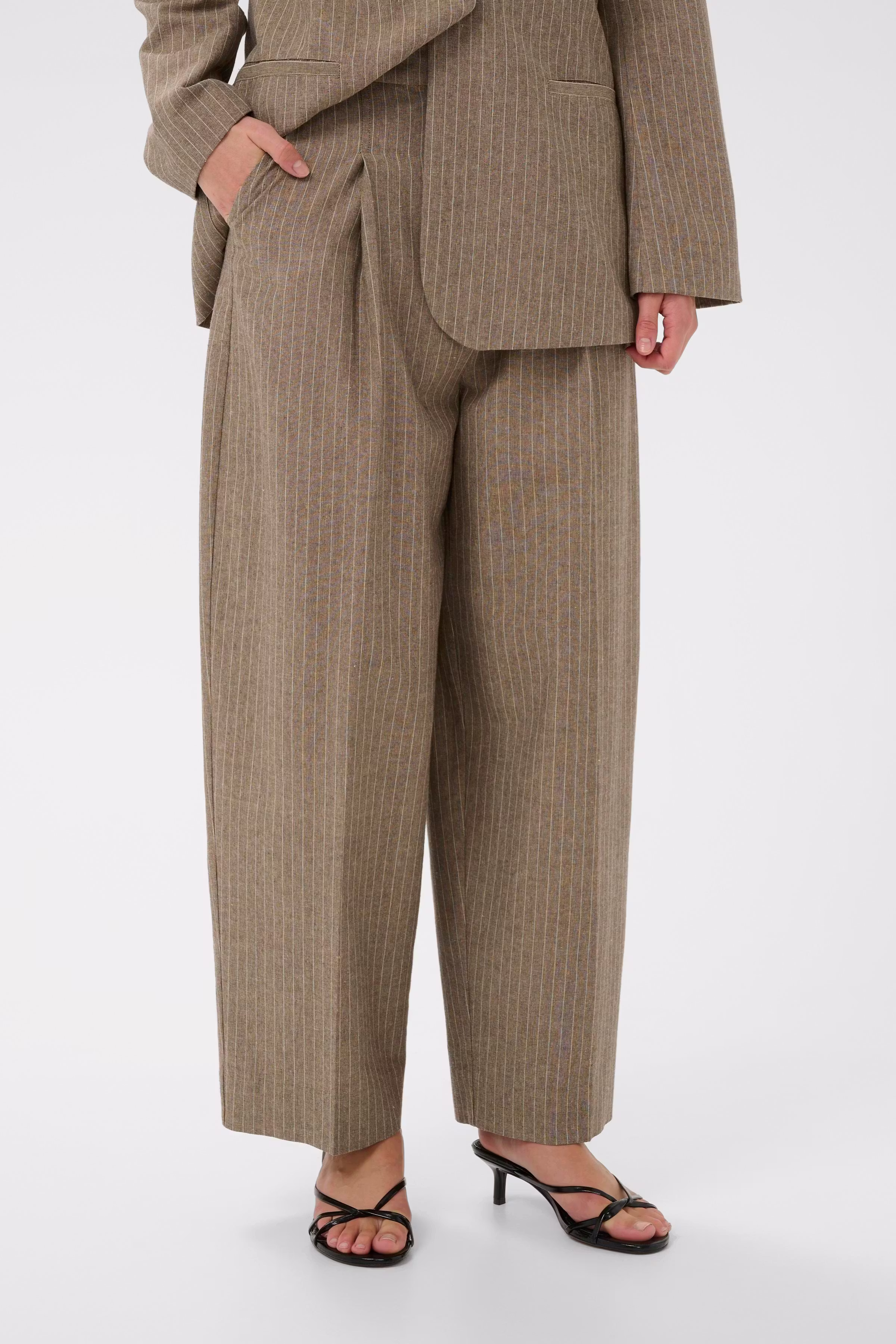 SLGinevra Hose LOOKBOOK FRONT 30409132-304684