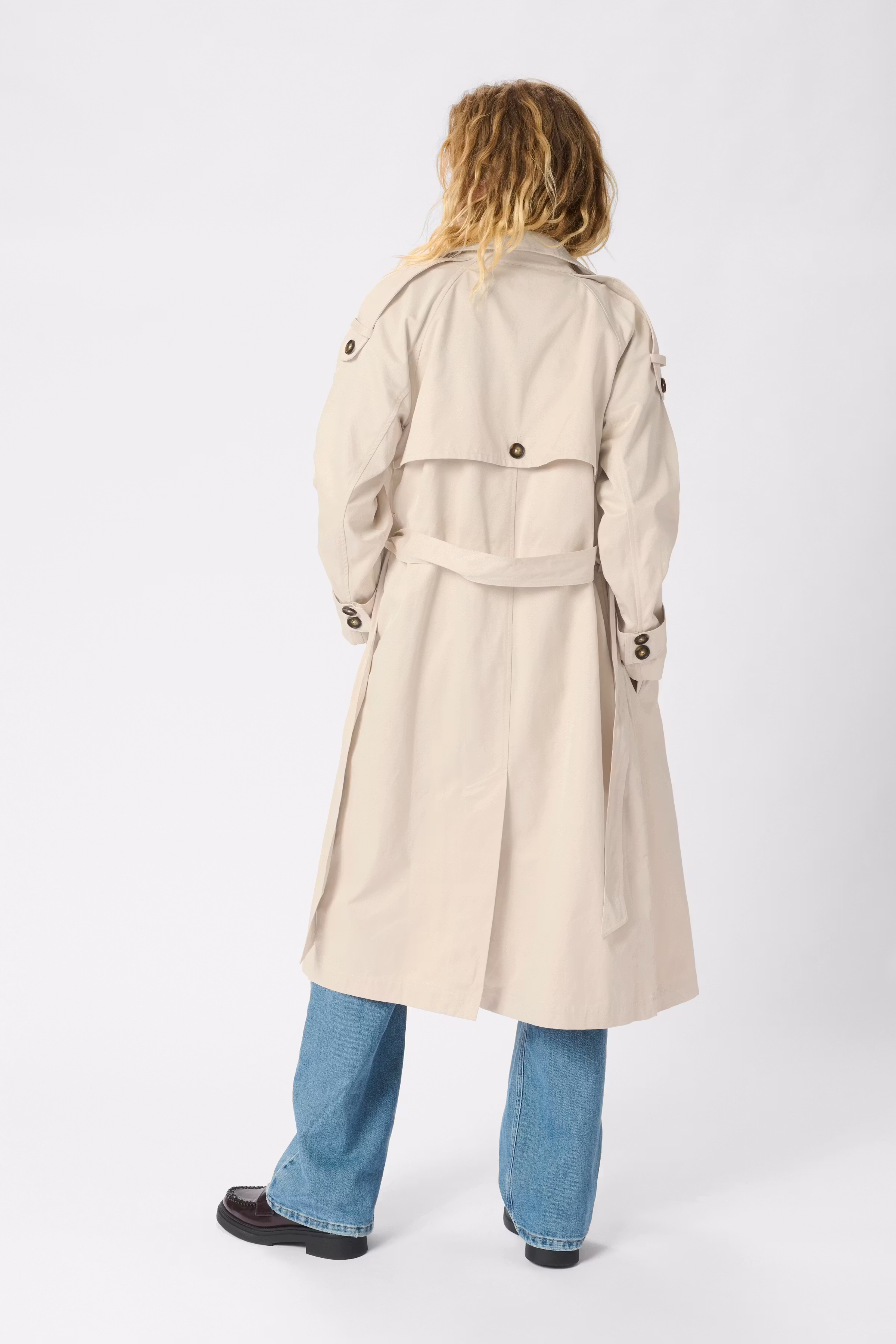 MiraMW Coat LOOKBOOK BACK 10705026-130401
