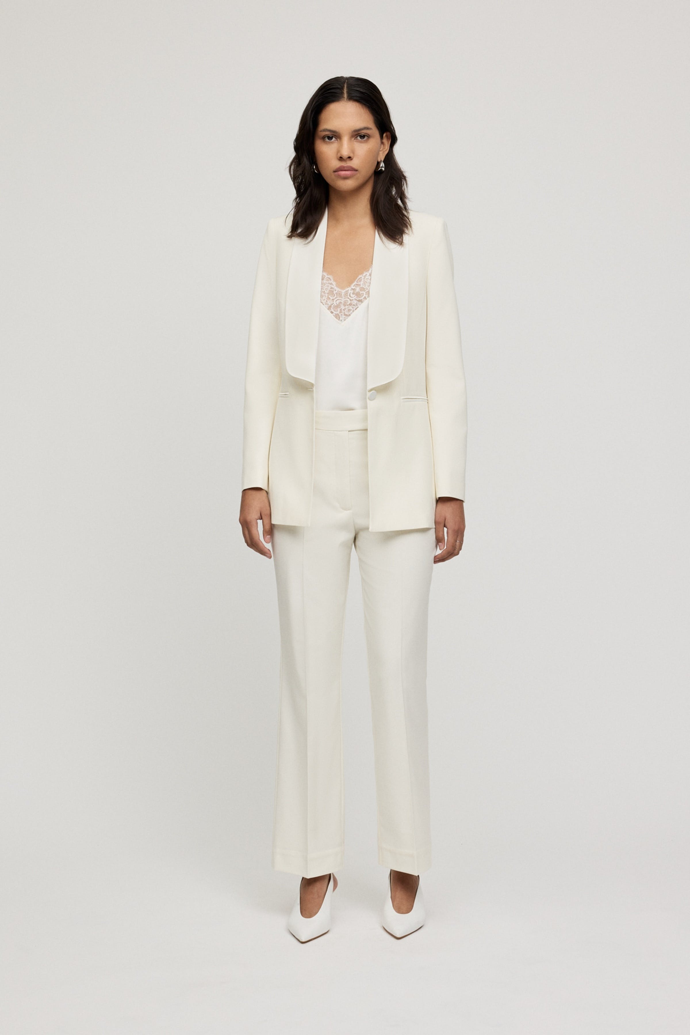 IOJANA Blazer LOOKBOOK FRONT 30600766-WH010