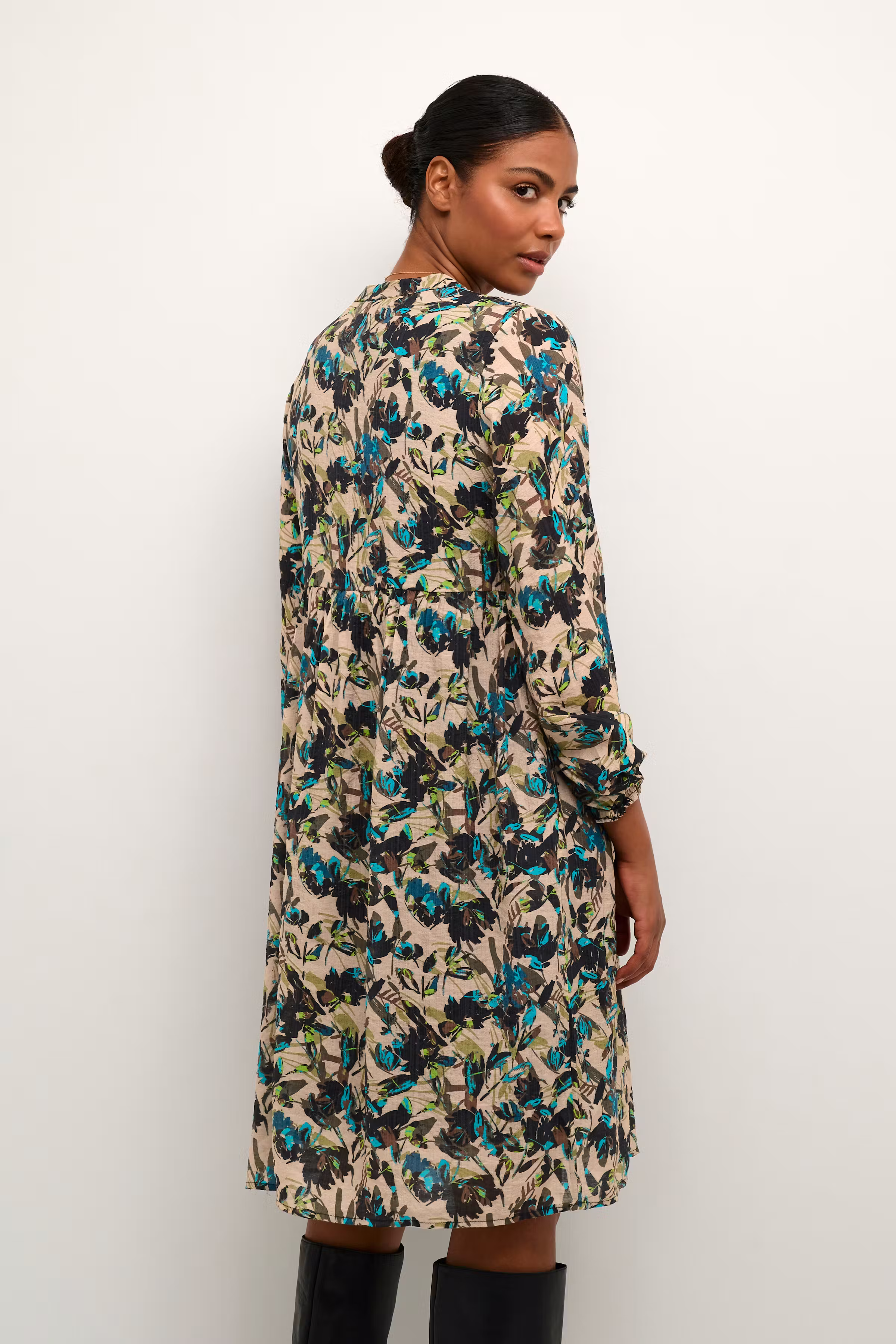 KAolga Kleid LOOKBOOK BACK 10507641-104490