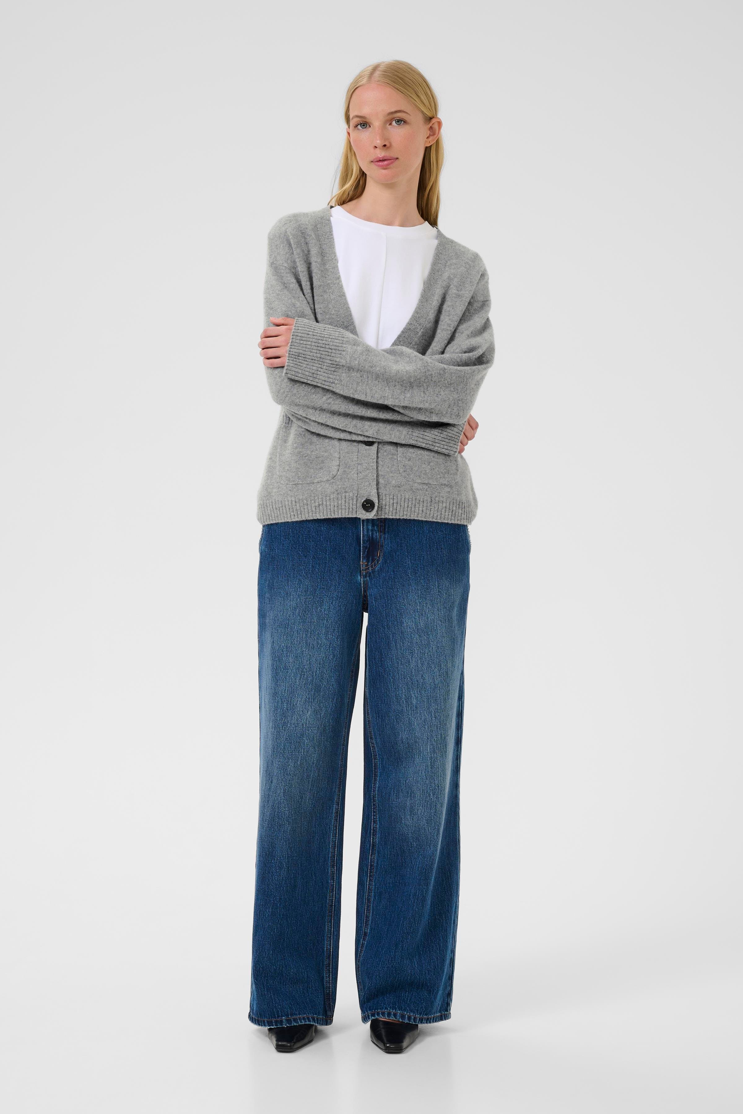 KBAnemone Cardigan aus 100% Wolle LOOKBOOK FRONT 10105774-103702