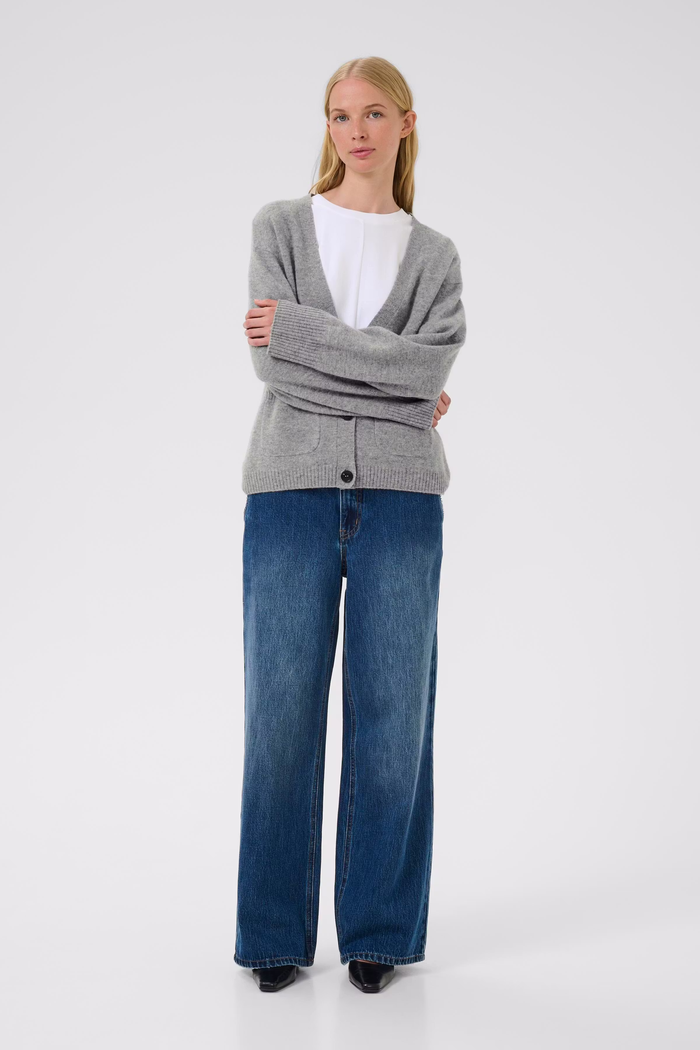 KBAnemone Cardigan in 100% wool LOOKBOOK FRONT 10105774-103702