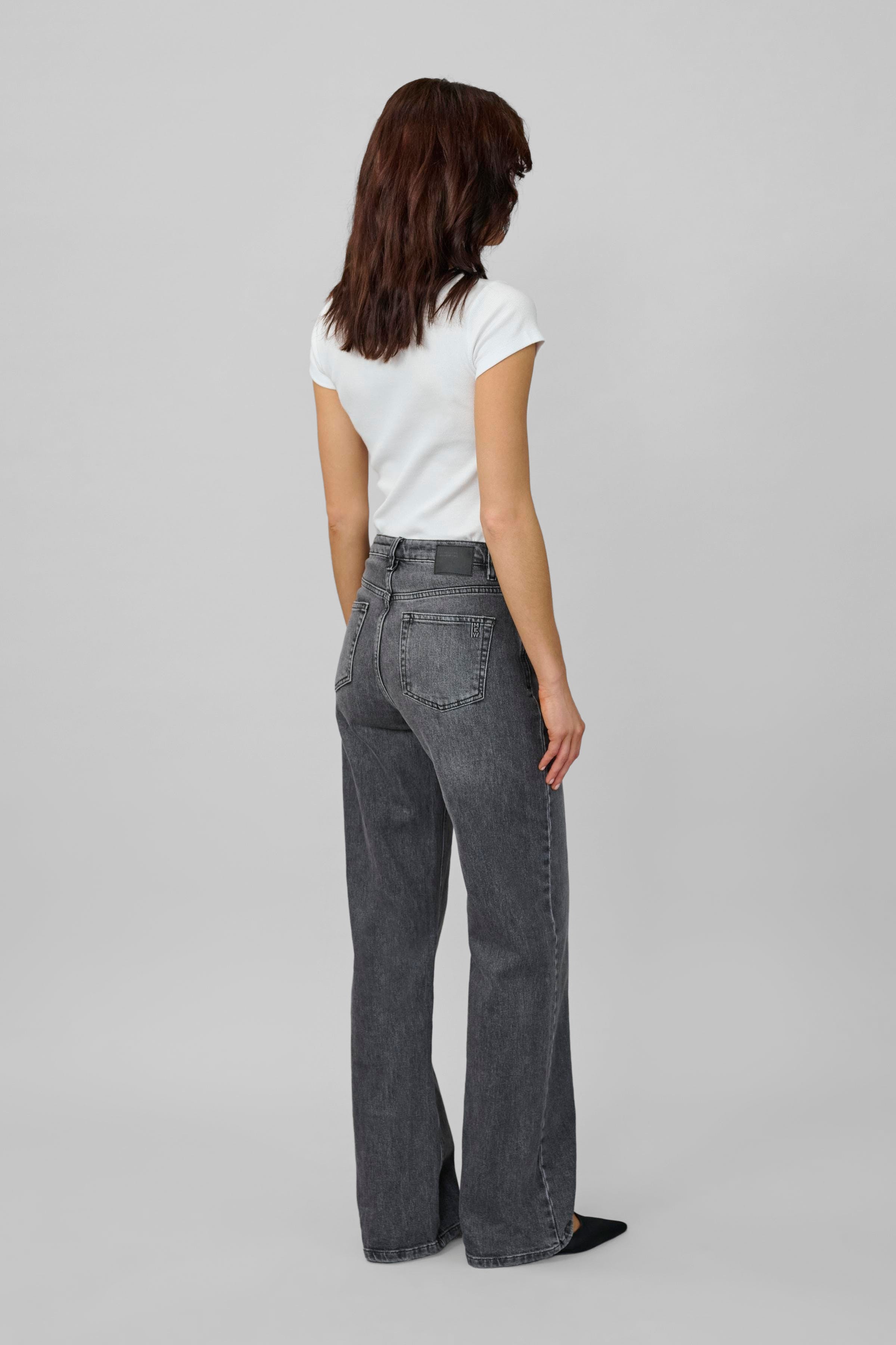 09 THE MANDY TEE LOOKBOOK BACK 10704859-110601