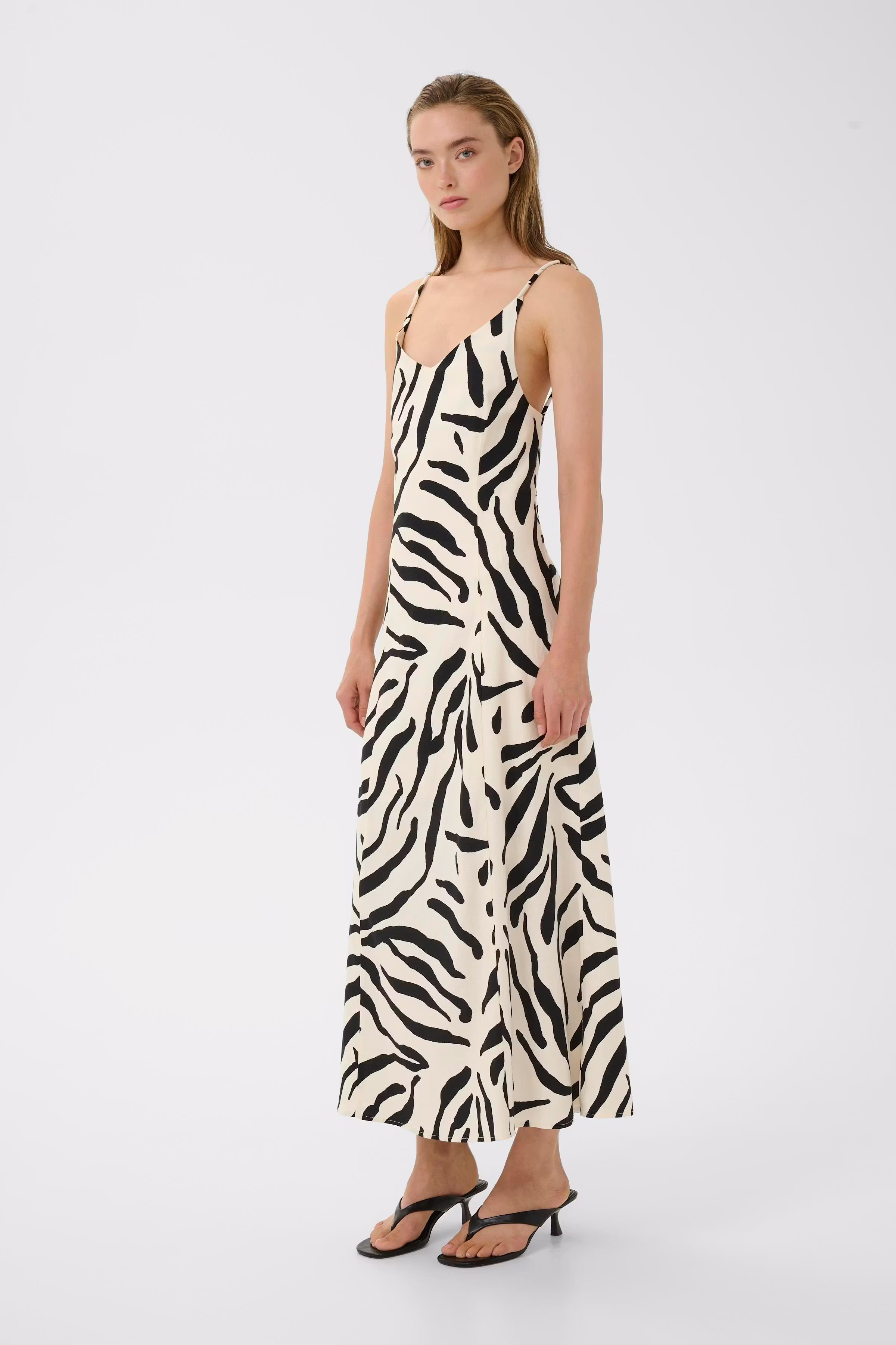 GZzeona Kleid LOOKBOOK FRONT 10911163-109379