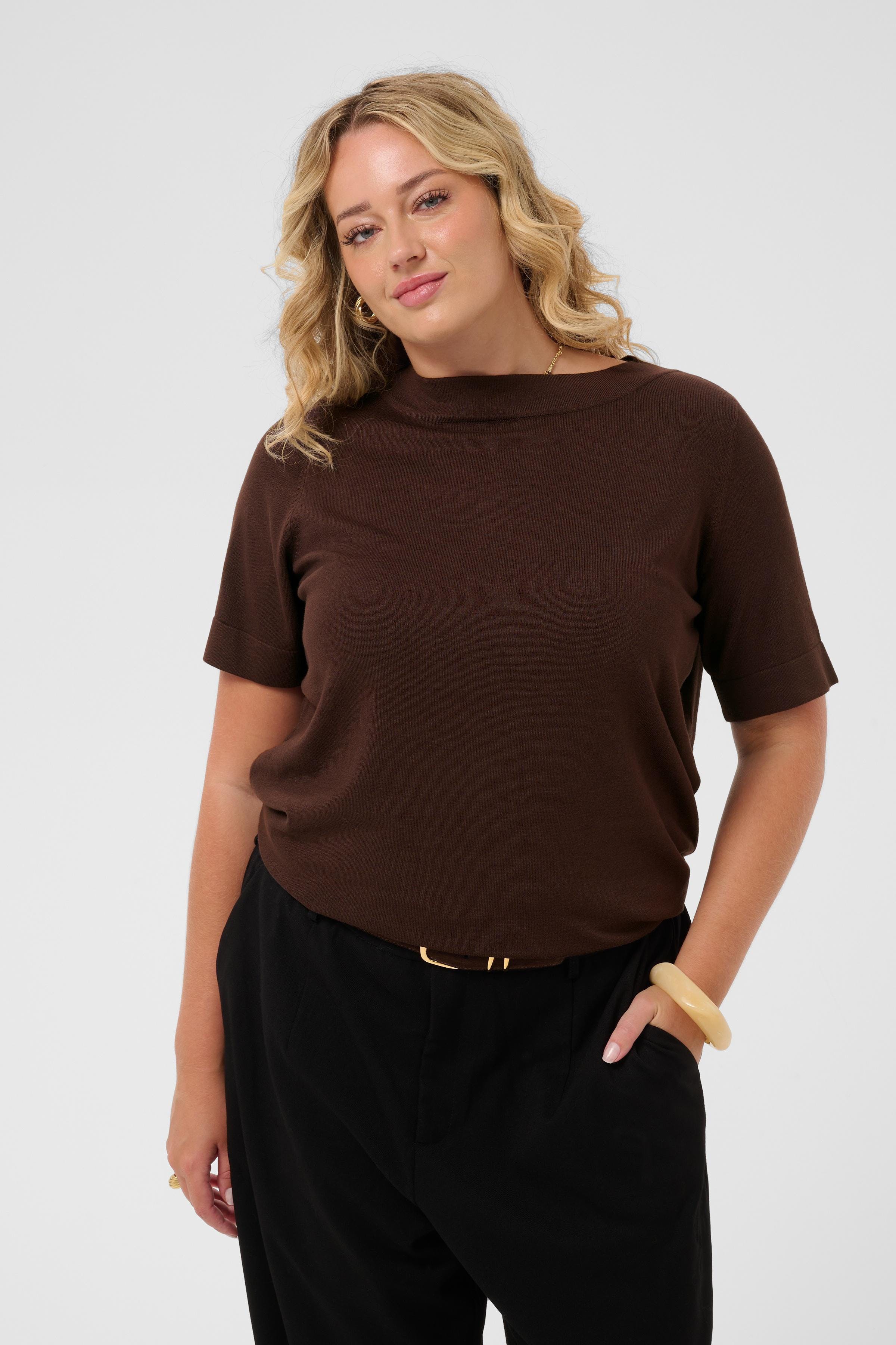 KClizzy Pullover LOOKBOOK FRONT 10584456-190915
