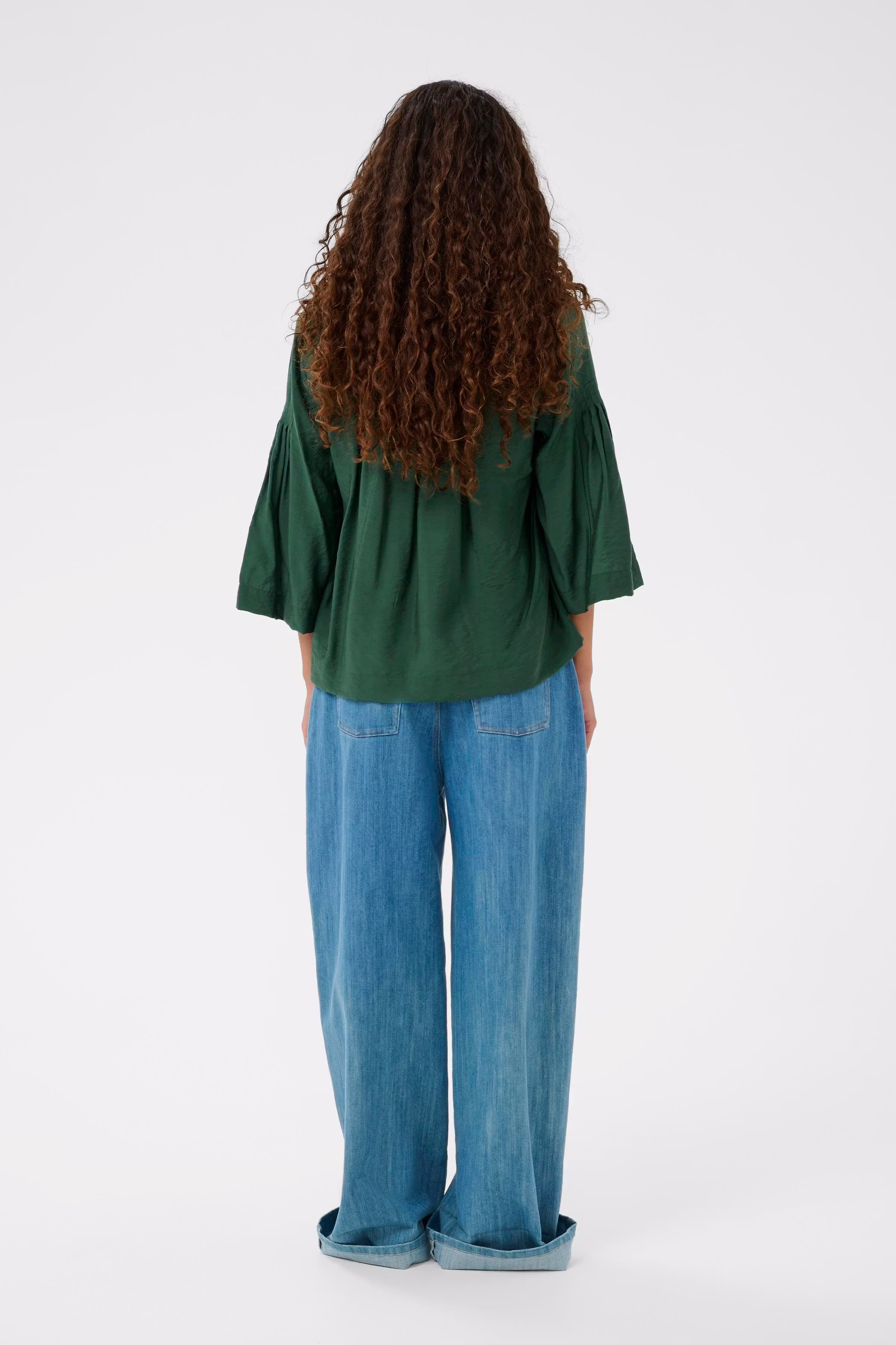 SLEneya Blouse LOOKBOOK BACK 30408898-195411