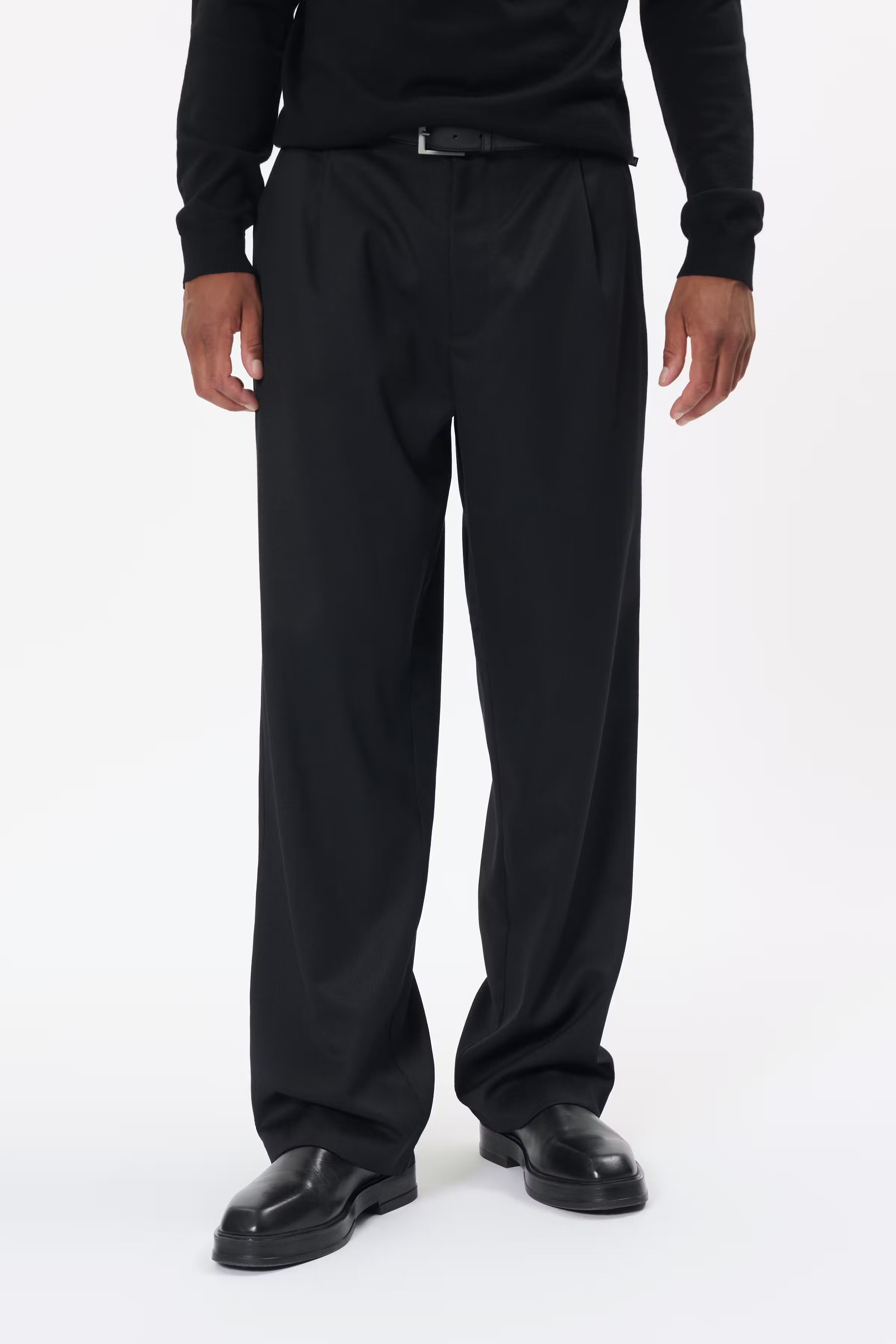 MAchino Trousers LOOKBOOK FRONT 30208810-300275