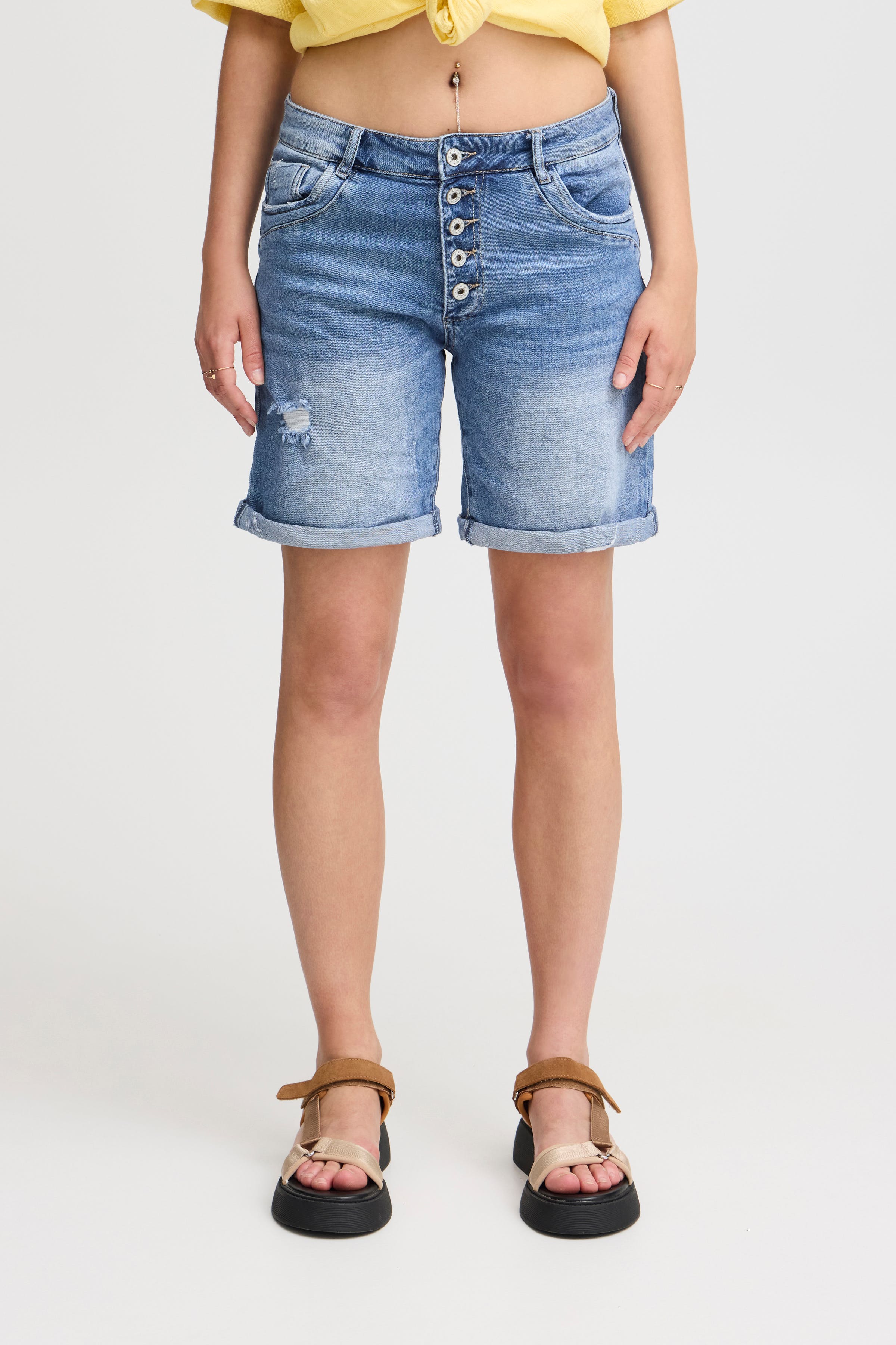 Shorts LOOKBOOK FRONT 22100645-203403