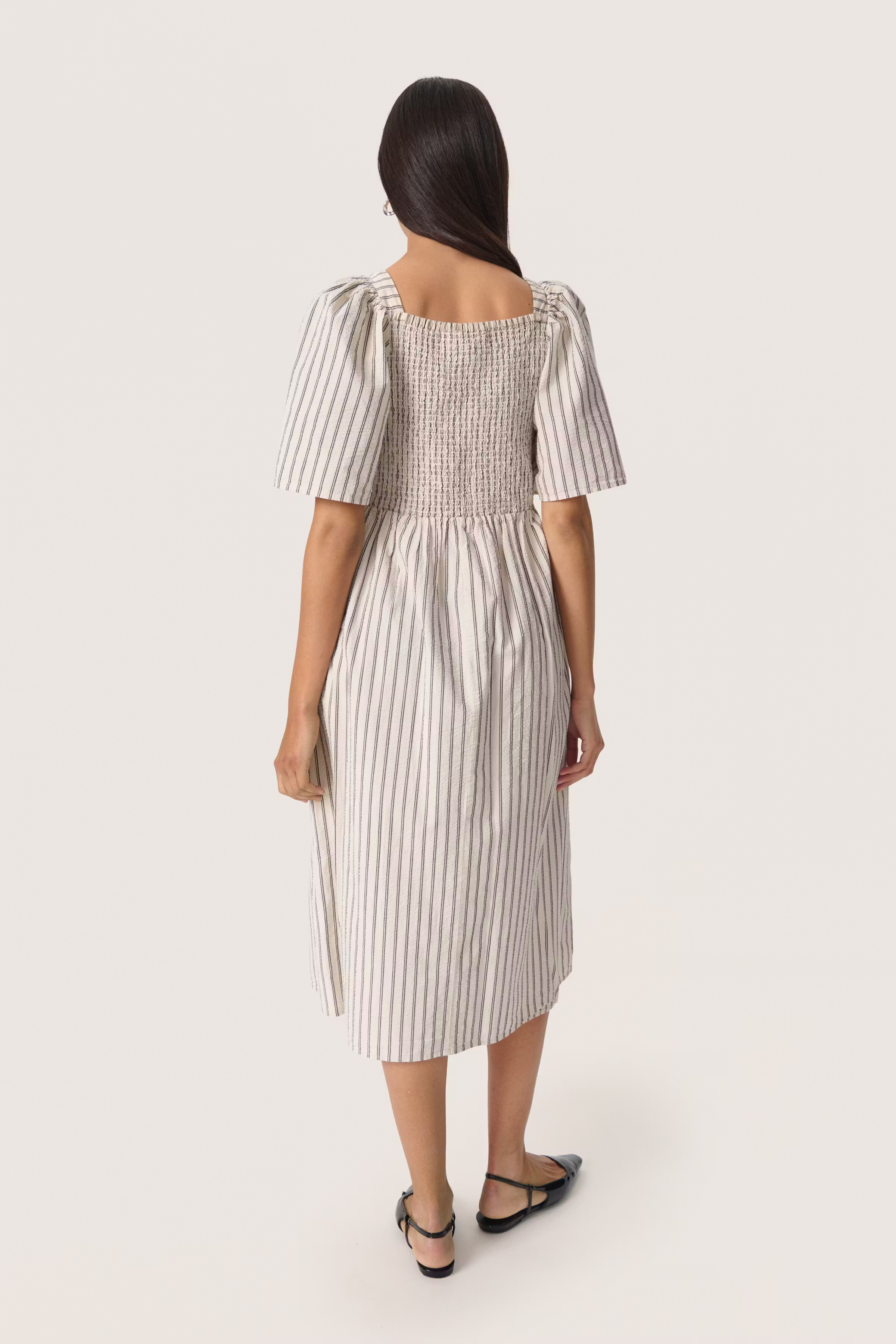 SLAnvitte Dress LOOKBOOK BACK 30408471-303927