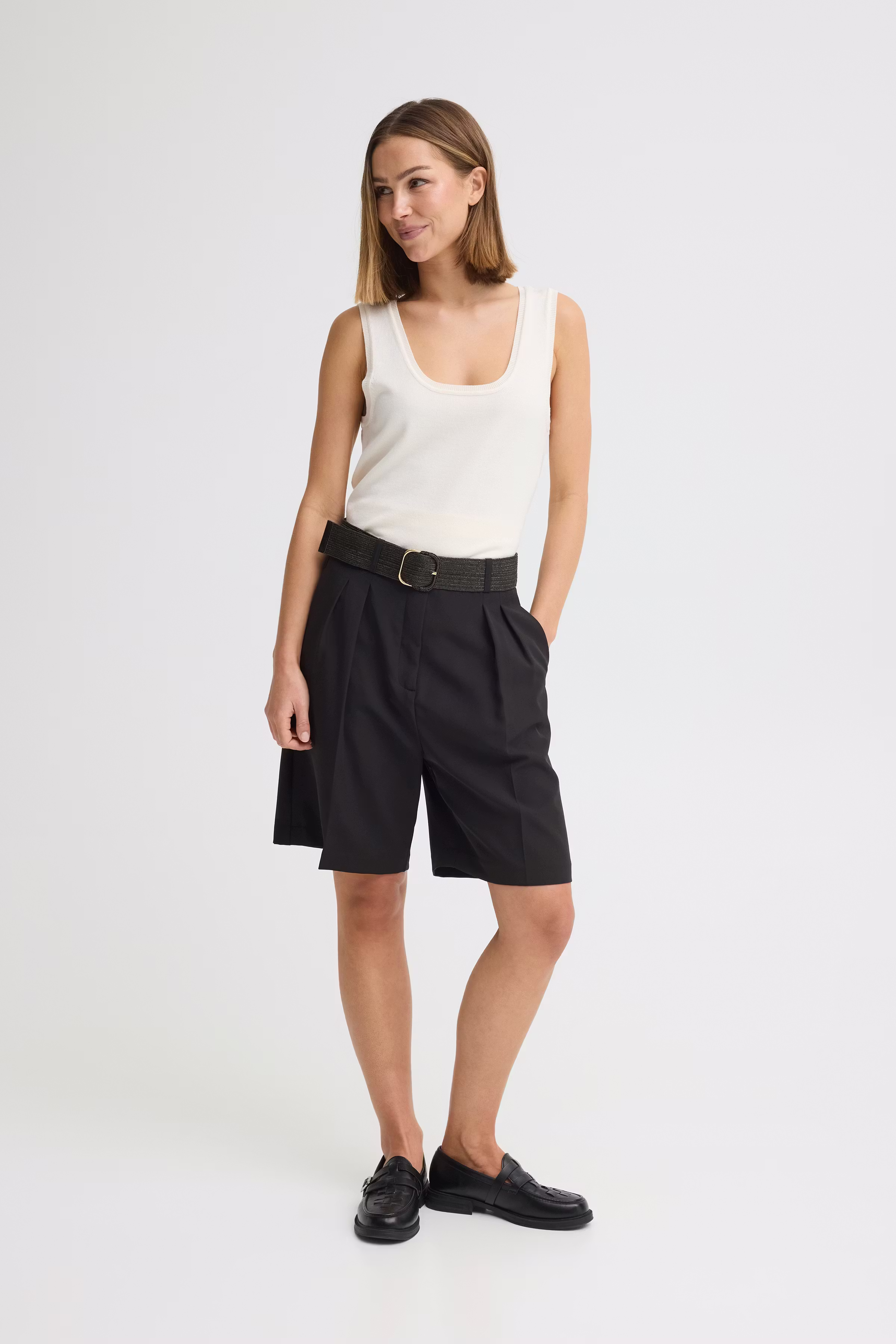 IAVEA Belt LOOKBOOK FRONT 20125716-194008