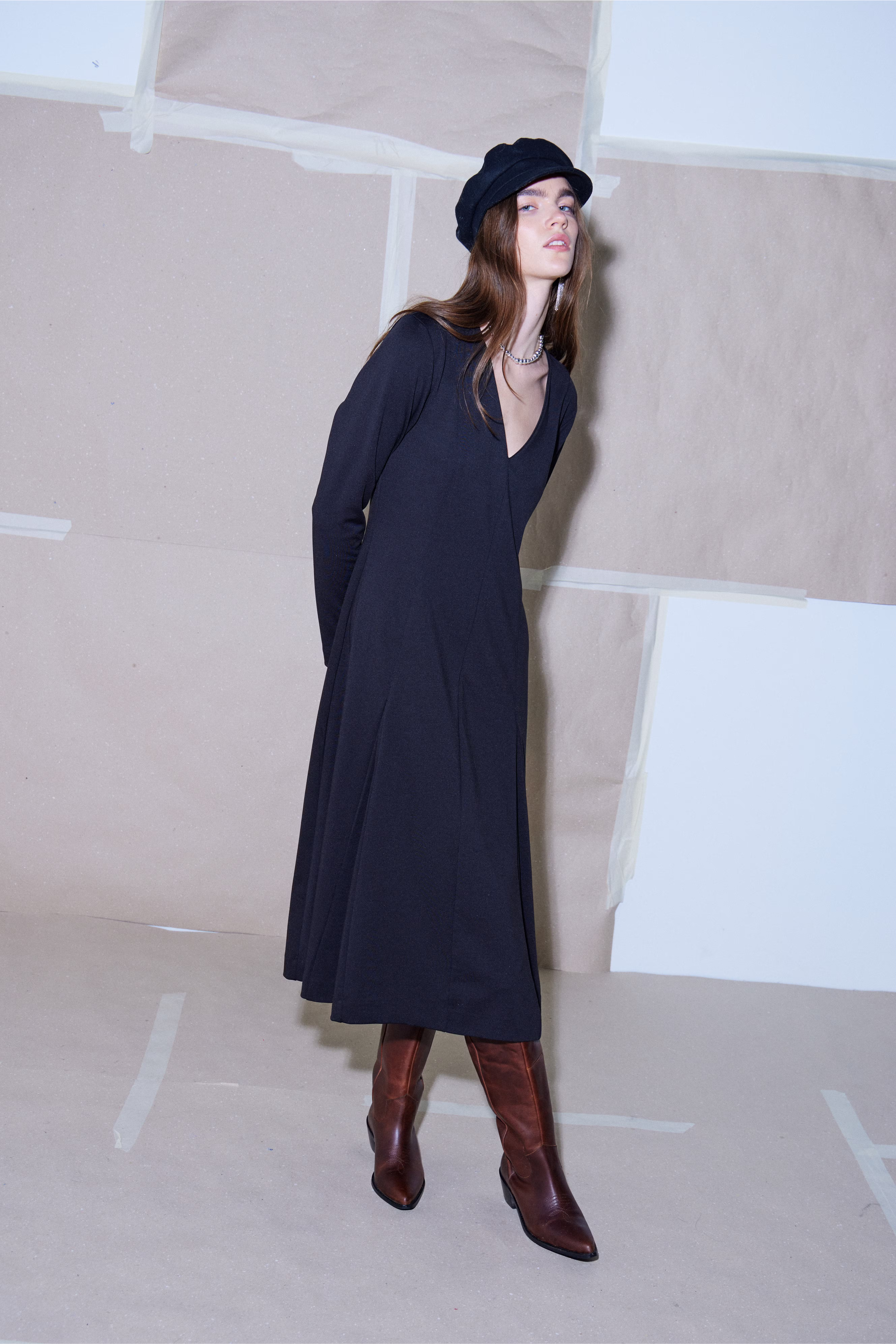 IHSIMONSE Dress LOCATION NONE 20121794-194008