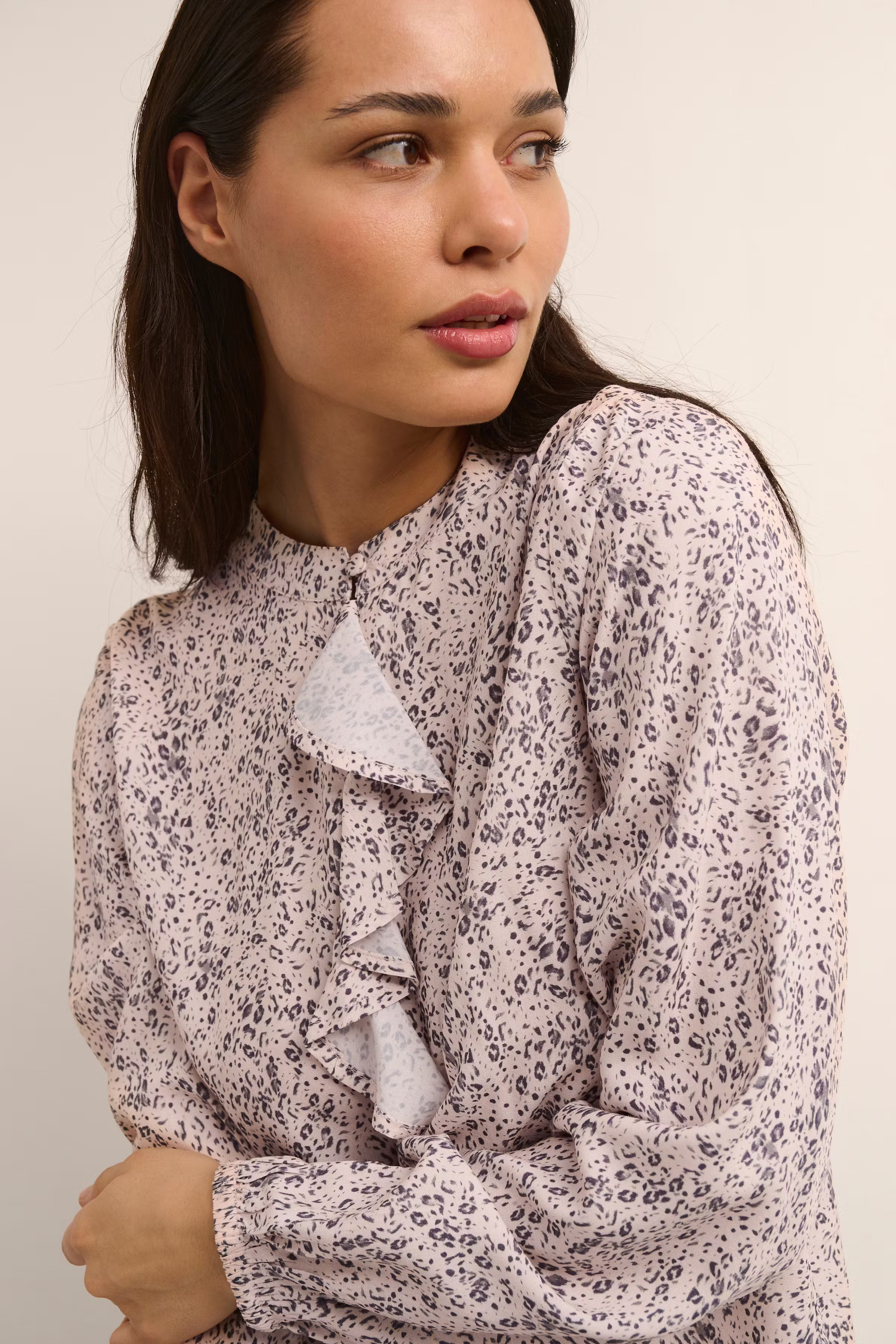 CRTiah Bluse LOOKBOOK DETAIL 10610664-103415