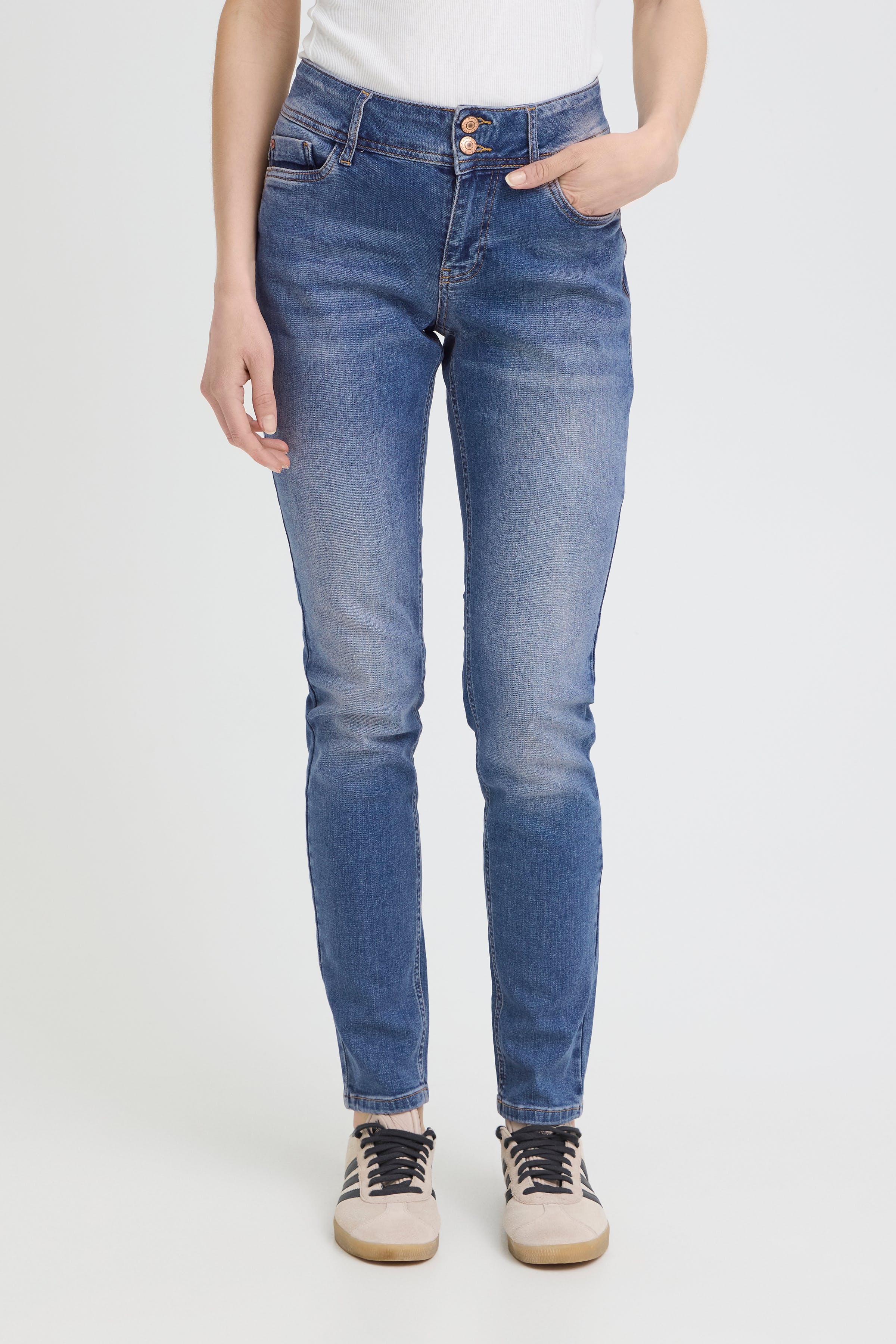 PZSUZY HW Curved Jeans Skinny Leg LOOKBOOK FRONT 50205835-200005