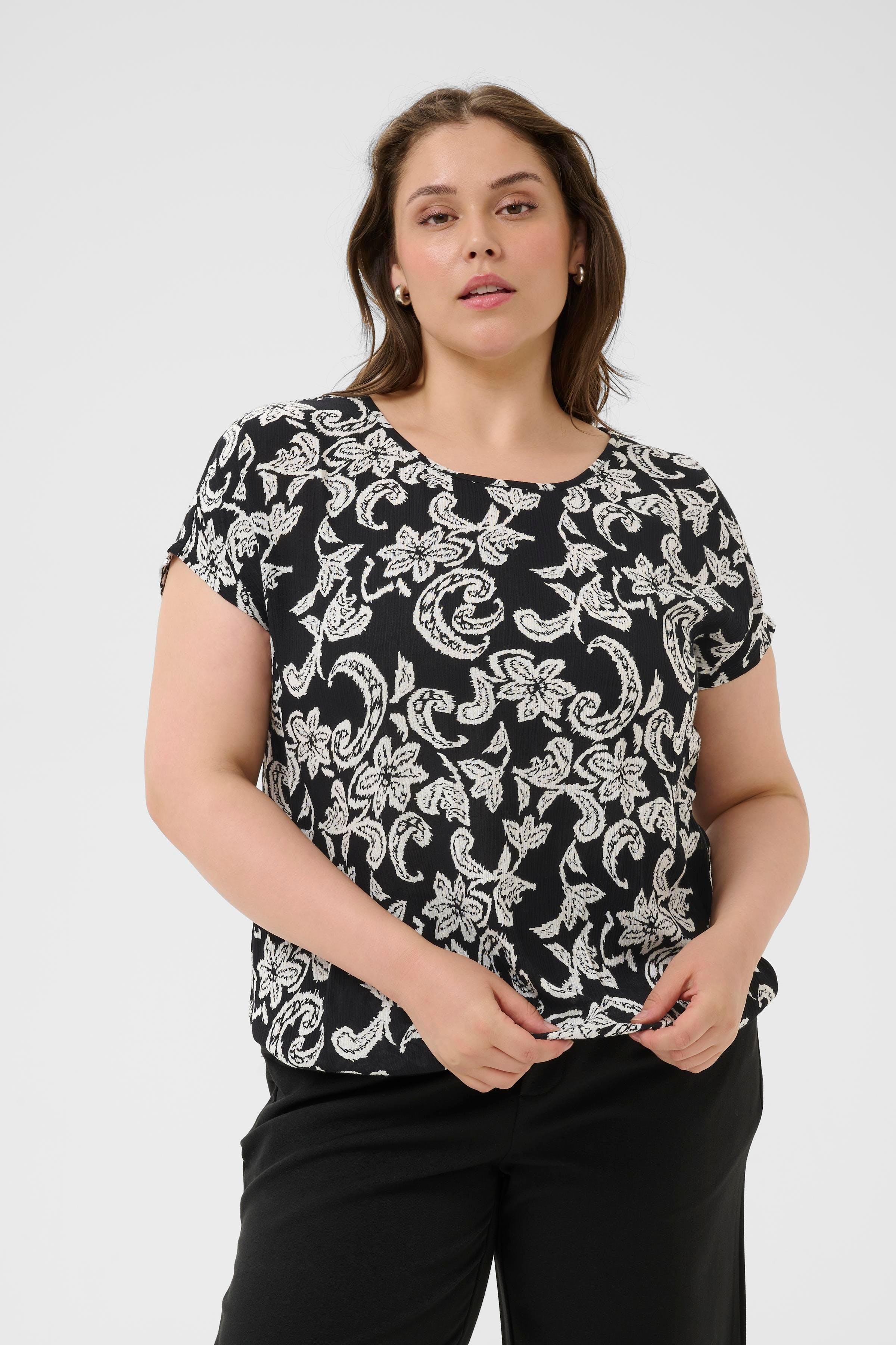 KCami Blus LOOKBOOK FRONT 10582027-108945