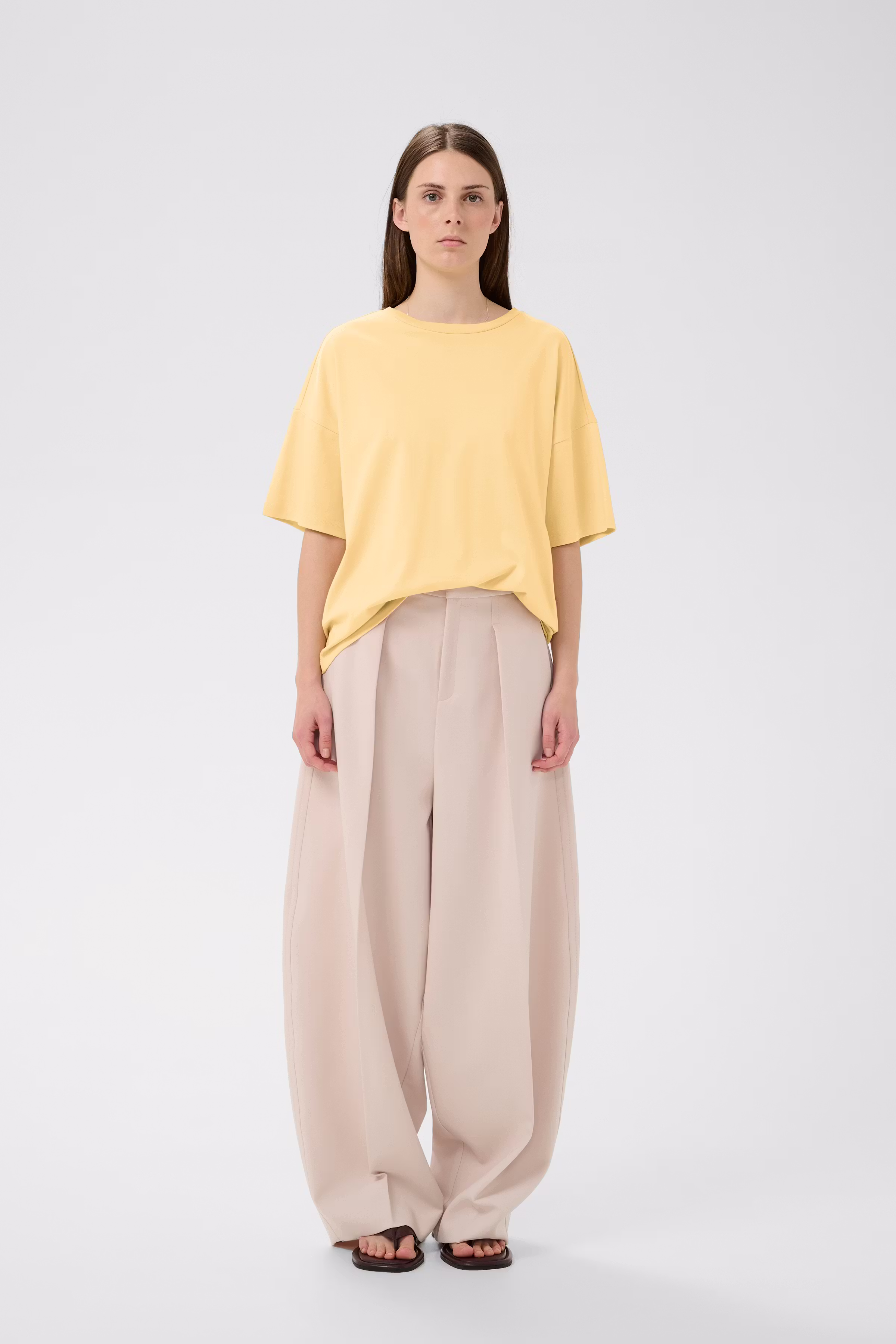 SOPHIEIW BOXY T-shirt LOOKBOOK FRONT 30112445-130916