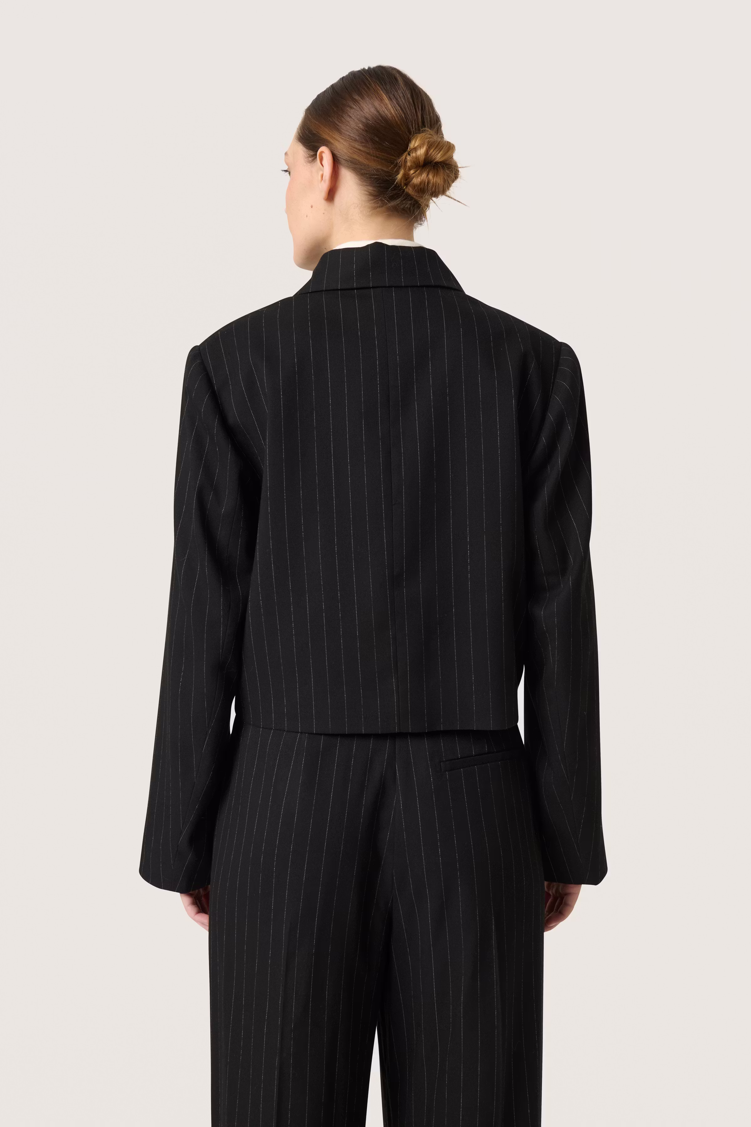 SLMandie Blazer LOOKBOOK BACK 30407651-303166