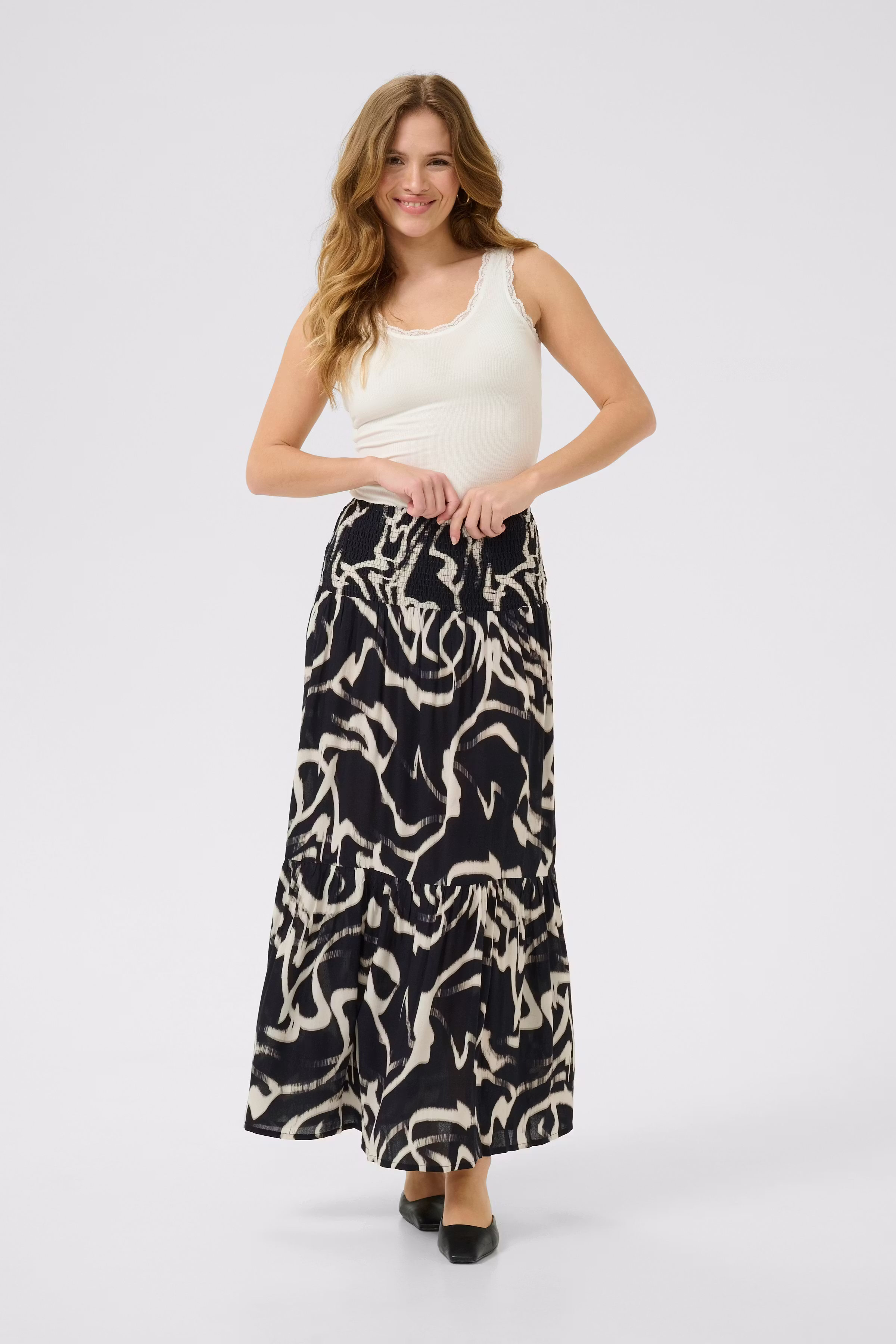 KAbeathe Skirt LOOKBOOK FRONT 10510316-107701
