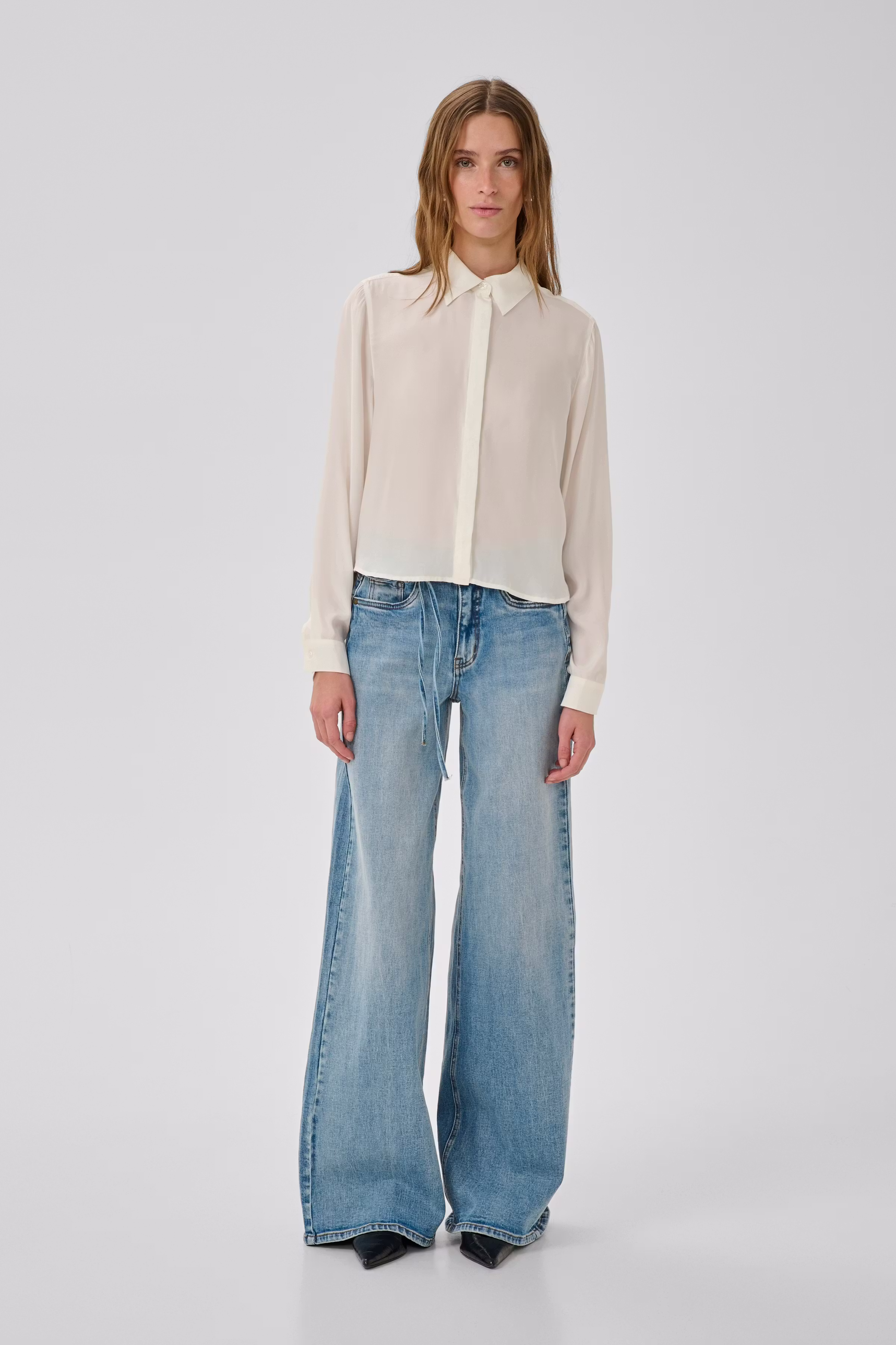 MWSilk Shirt in 100% silk LOOKBOOK FRONT 10705353-110602