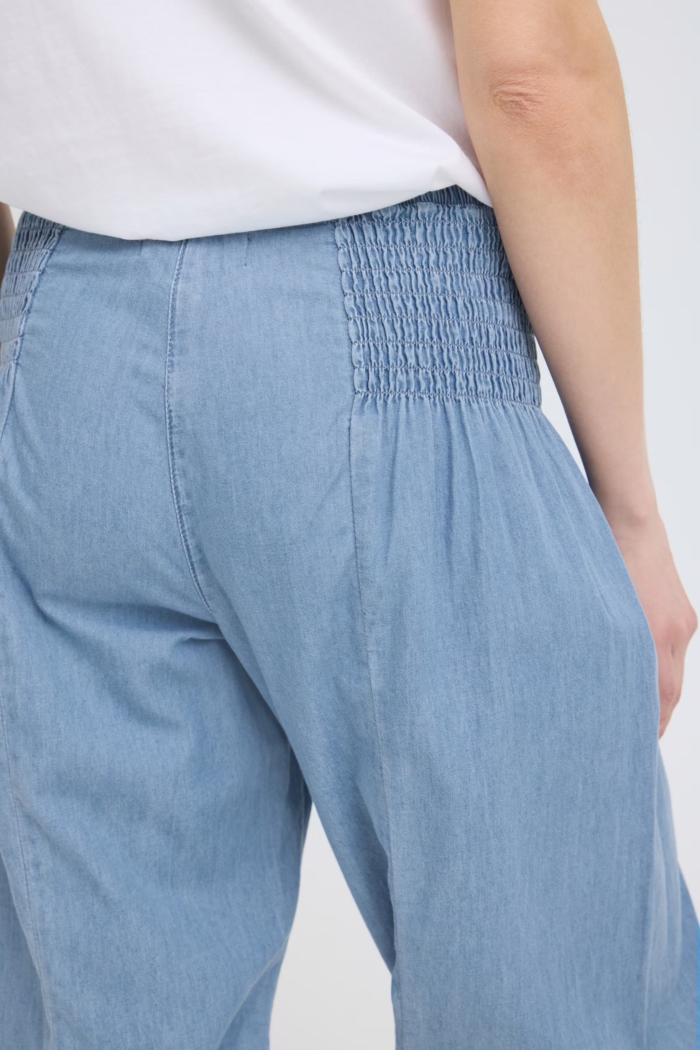 PZJILL Capri pants LOOKBOOK DETAIL 50210771-200008