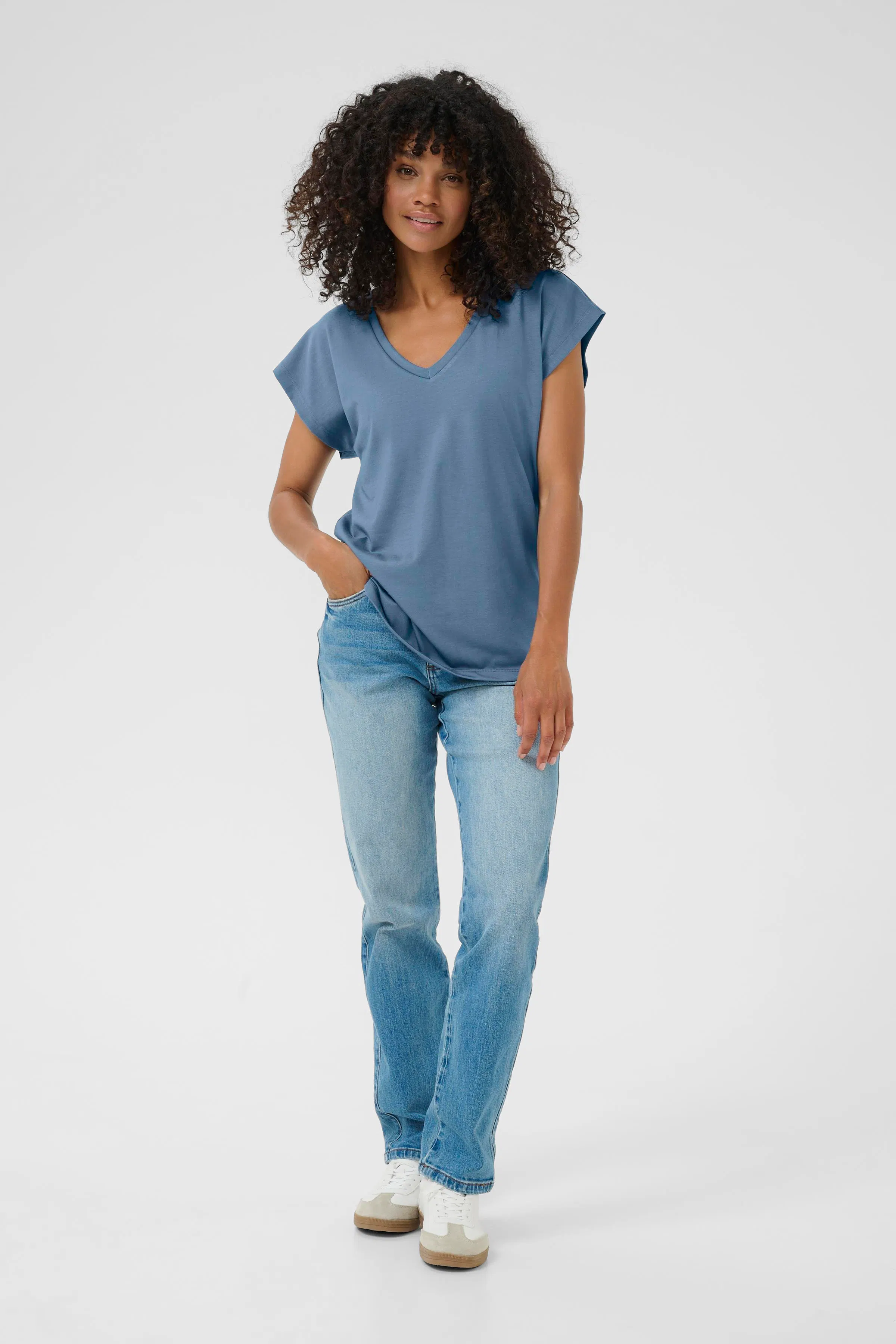 KAlise T-shirt LOOKBOOK FRONT 10504040-184028