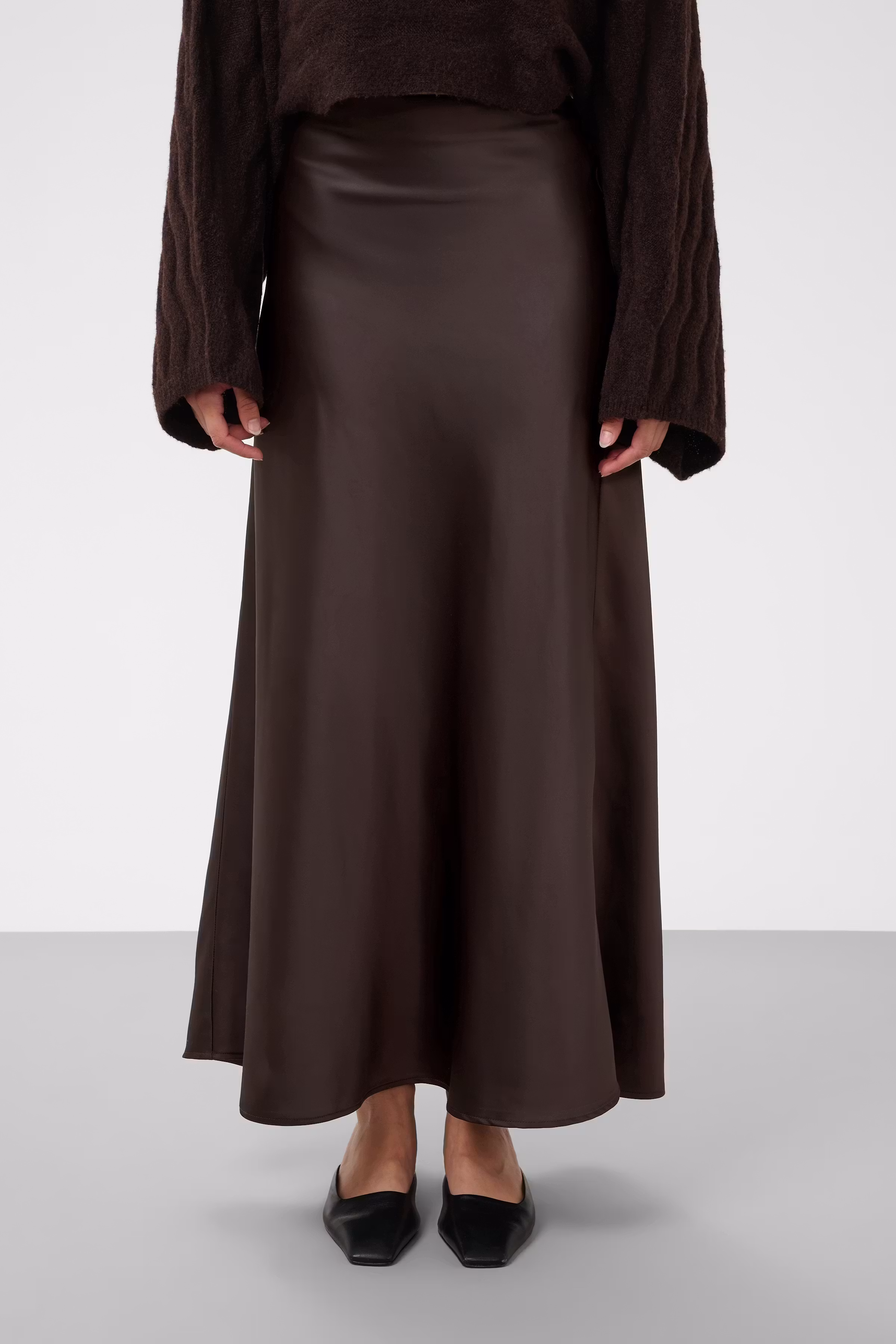 SLAnna Skirt LOOKBOOK FRONT 30407520-191018
